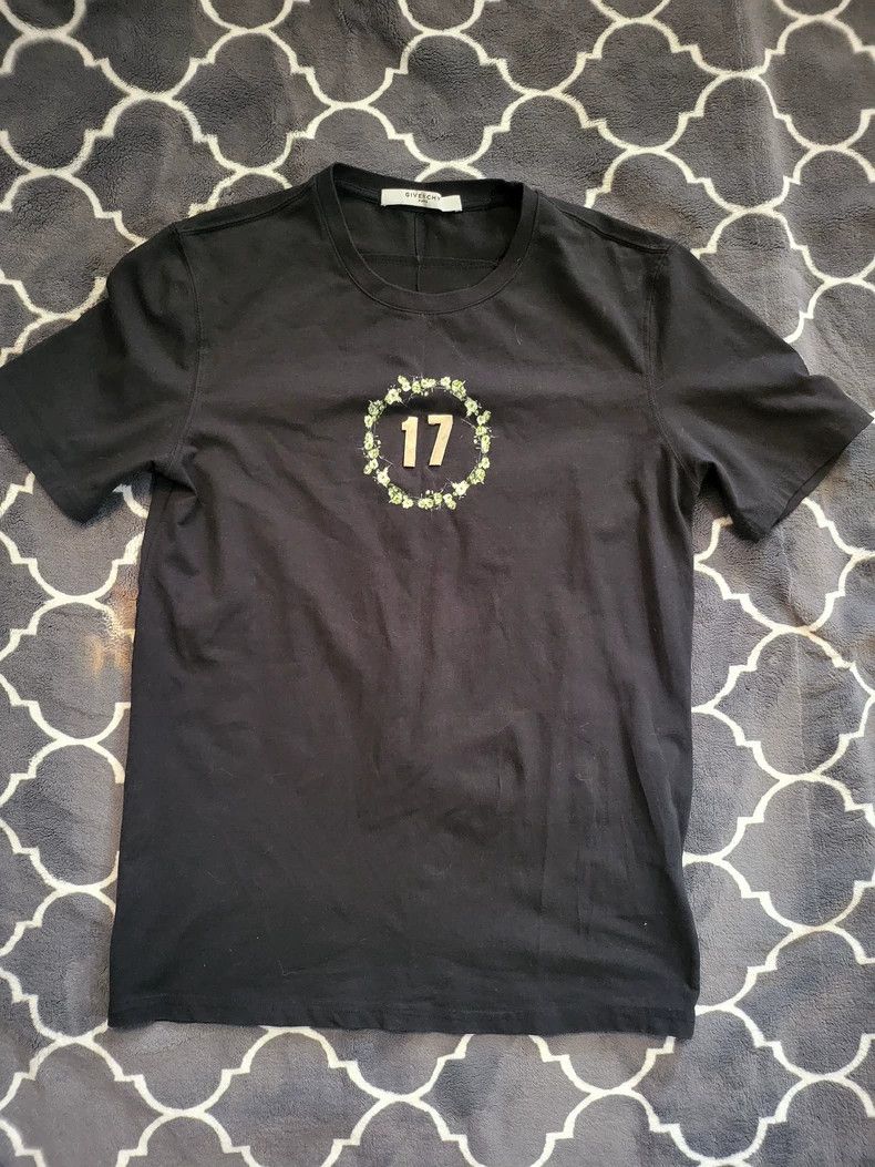 Givenchy Givenchy SizeS Short Sleeve T-Shirt, Embroidered Logo, Unbe Size US M / EU 48-50 / 2 - 1 Thumbnail