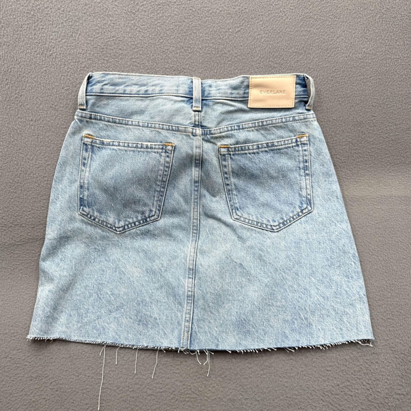 Everlane Everlane Reconstructed Denim Skirt Womens 25 High Rise Light Blue Wash Raw Hem A-Line Pockets Casual Size 42" / US 20 - 2 Thumbnail