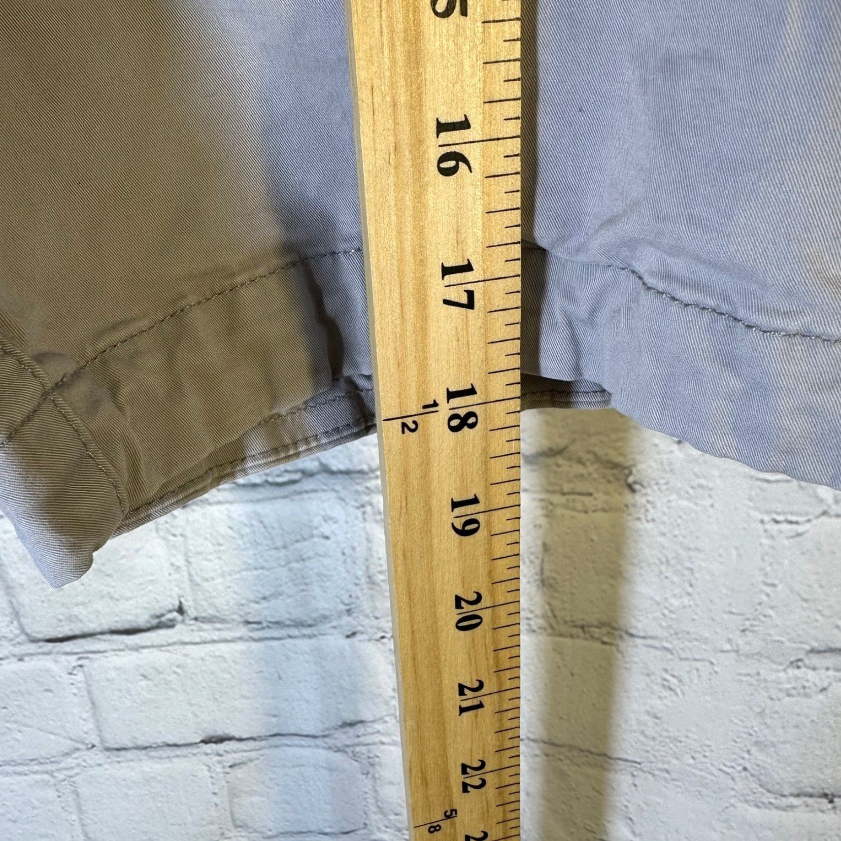Abercrombie & Fitch Abercrombie & Fitch Mens Gray Stretch Chino Shorts 34 Flat Front Casual Size US 34 / EU 50 - 2 Thumbnail