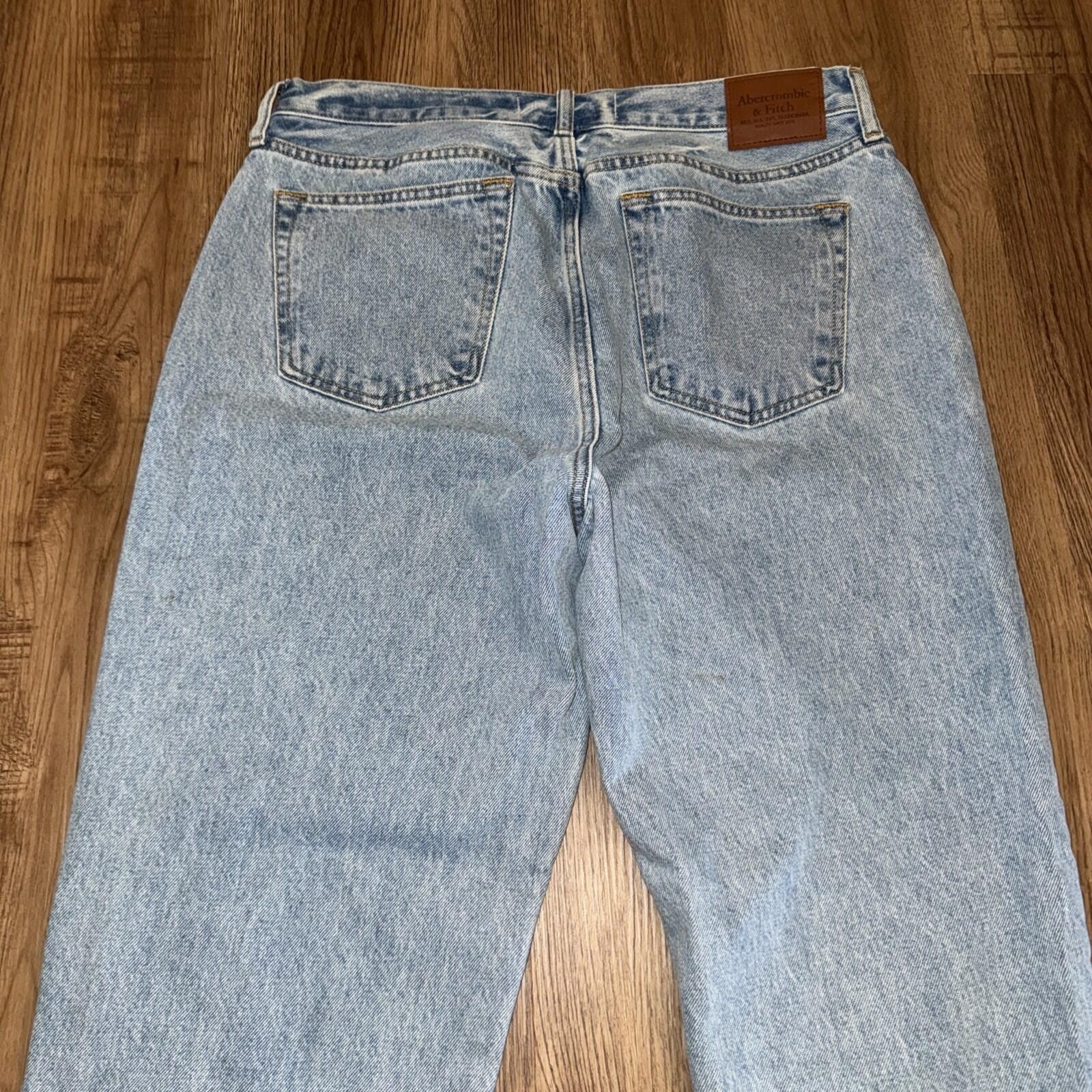 Abercrombie & Fitch Abercrombie & Fitch Authentic Rigid Denim Loose Light Wash Size US 34 / EU 50 - 7 Thumbnail