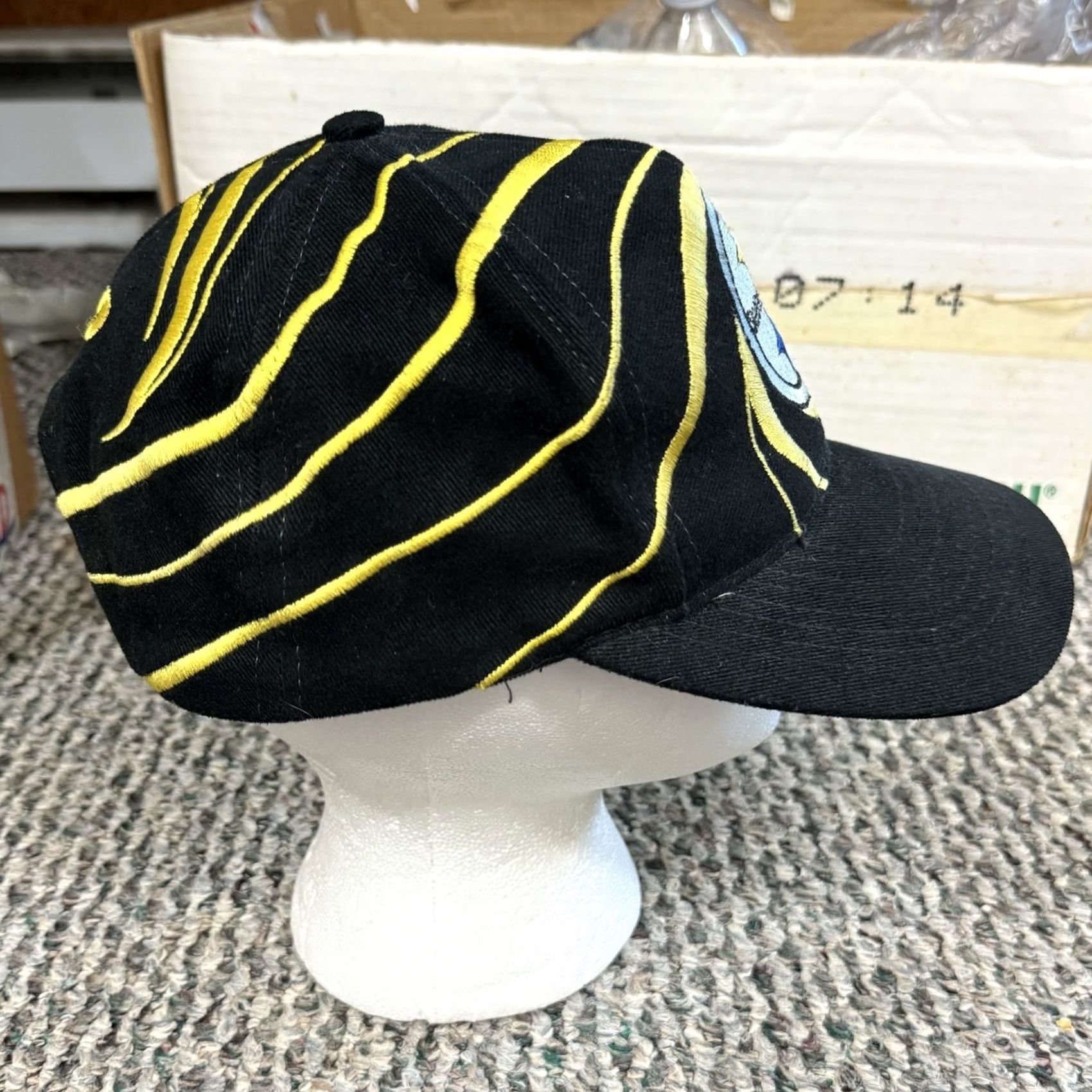 Drew VINTAGE Pittsburgh Steelers Hat Adult 90s Drew Pearson SnapBack NFL Sport Black Cotton Knit Men One Size Adjustable Lightweight Snapback Seasoned Mens Size ONE SIZE - 5 Thumbnail