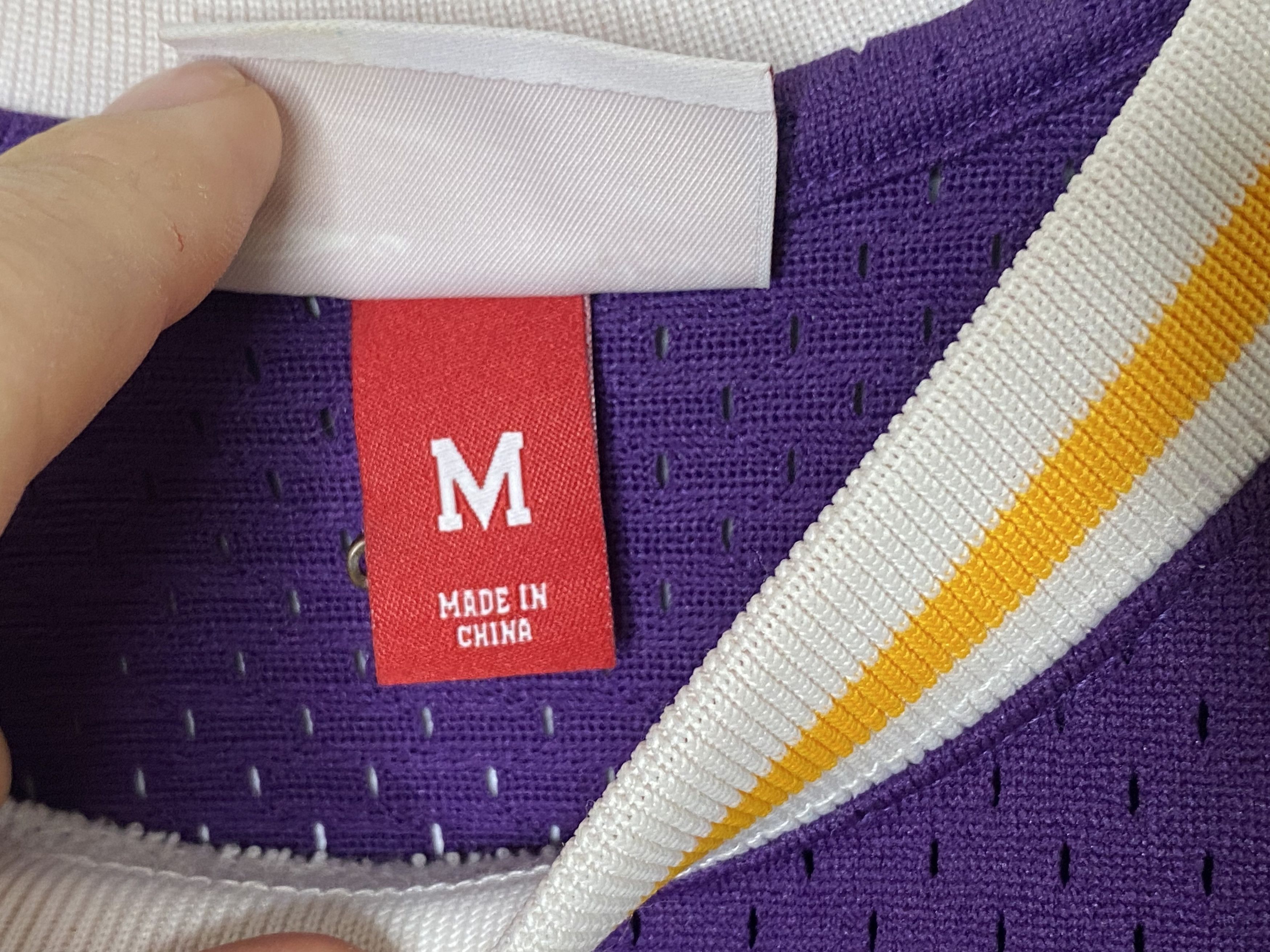 Mitchell & Ness × NBA JOHNSON #32 LOS ANGELES LAKERS BASKETBALL NBA JERSEY 1984 Size US L / EU 52-54 / 3 - 6 Thumbnail