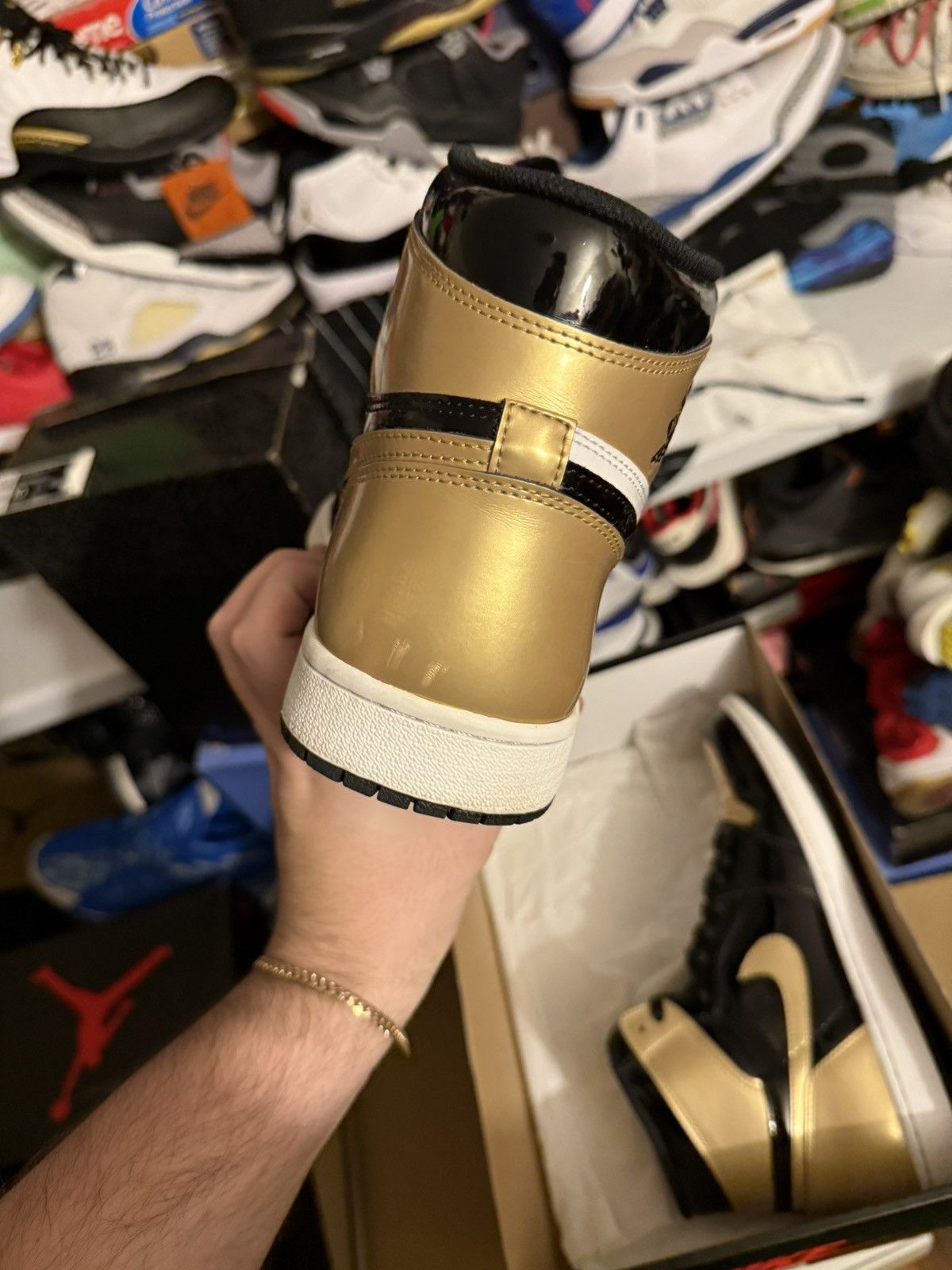 Jordan Brand Jordan retro 1 gold toe sz 10 Size US 10 / EU 43 - 4 Thumbnail
