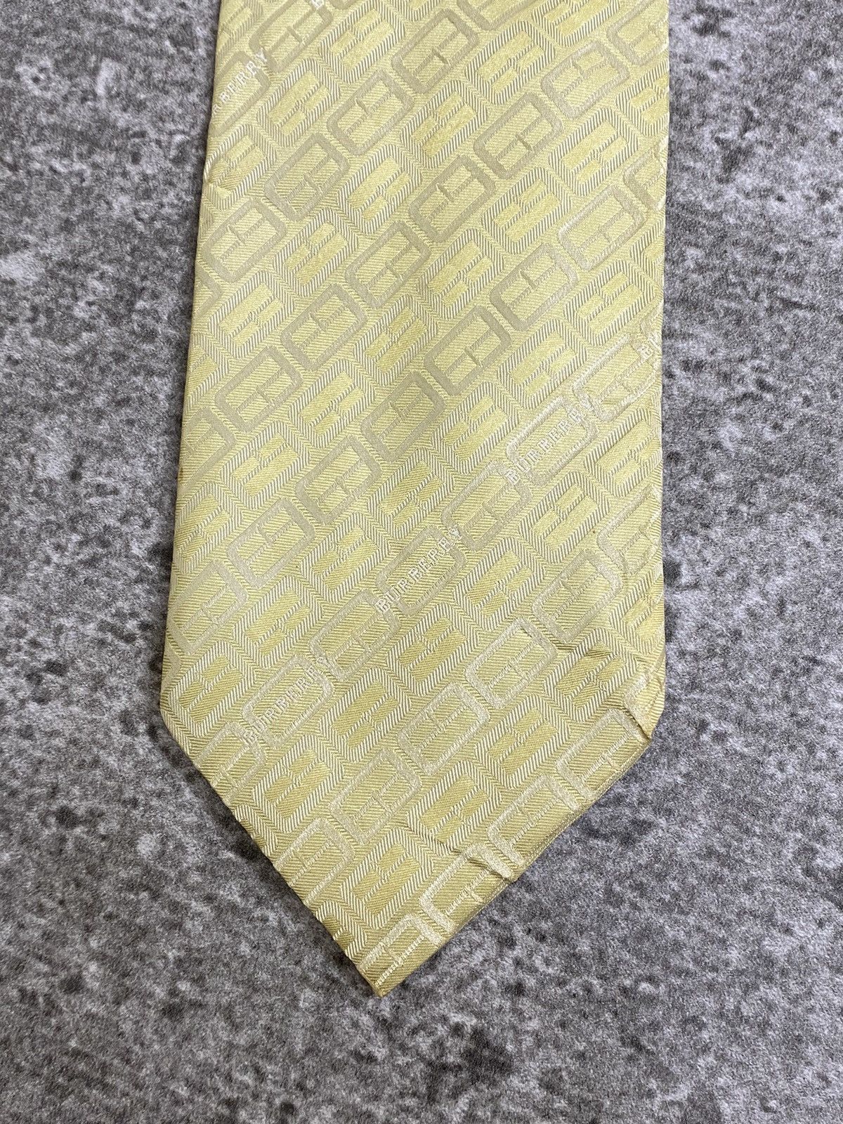 Burberry Burberry Yellow Silk Tie Size ONE SIZE - 2 Thumbnail