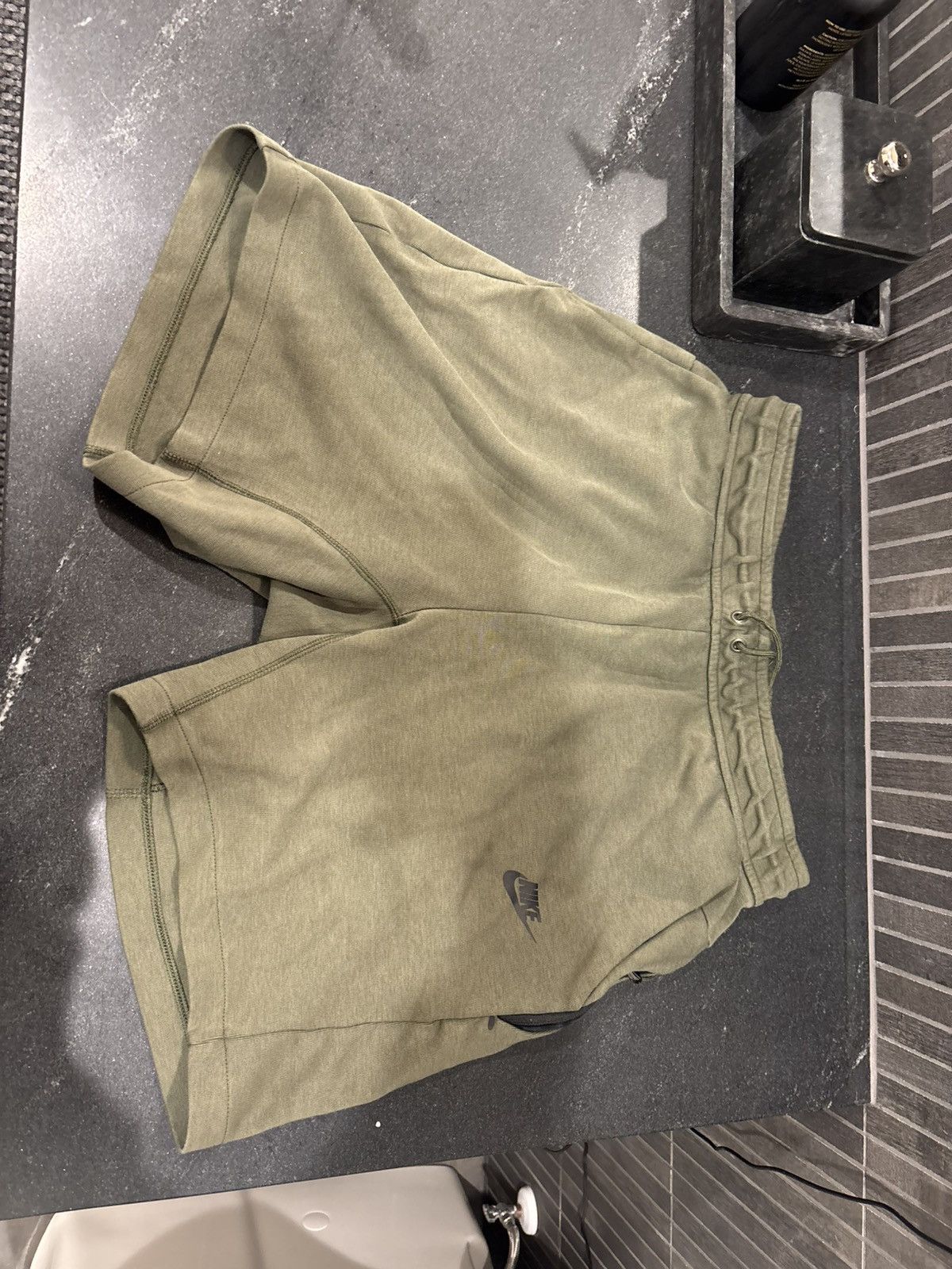 Nike Nike tech shorts Size US 32 / EU 48 - 2 Thumbnail