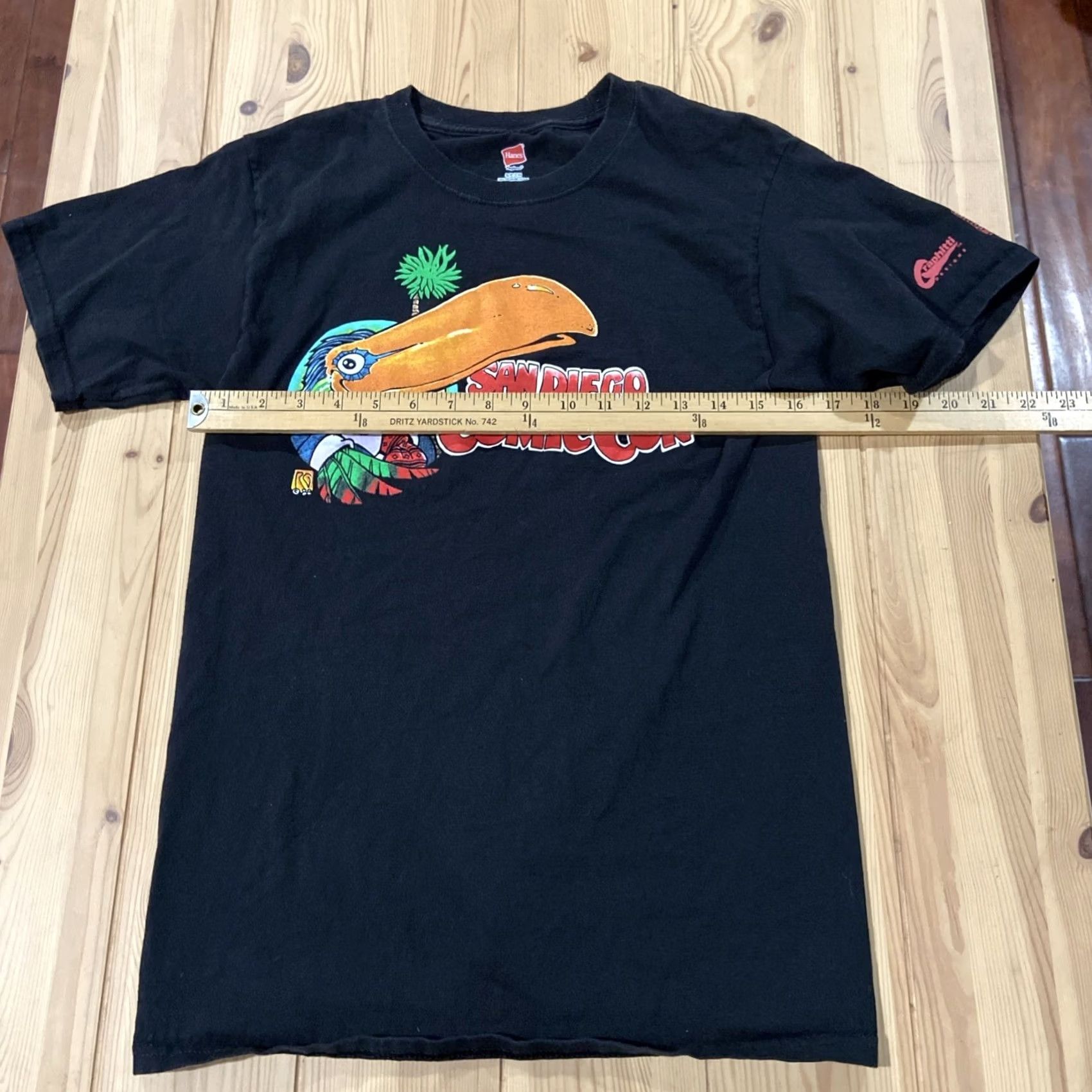 Hanes VINTAGE San Diego COMIC CON Int’l 2016 Men’s T-Shirt Small 100% Cotton TOUCAN EUC Hanes Shirt Mens Black Short Sleeve Crew Neck Comic Con Size US S / EU 44-46 / 1 - 6 Thumbnail
