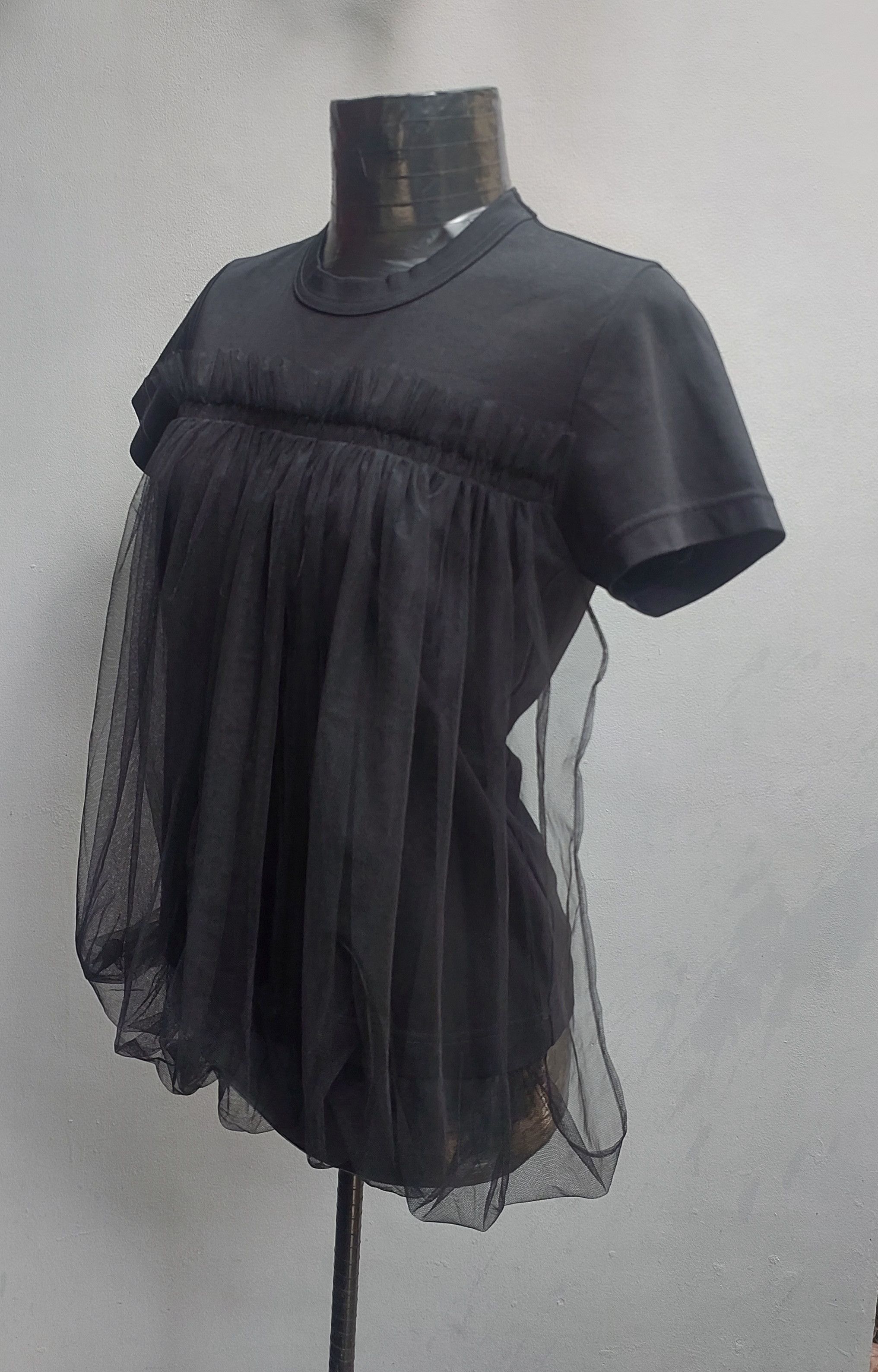 Noir Kei Ninomiya Noir Kei Ninomiya Cotton with sheer gathered tulle overlay Size S / US 4 / IT 40 - 2 Thumbnail