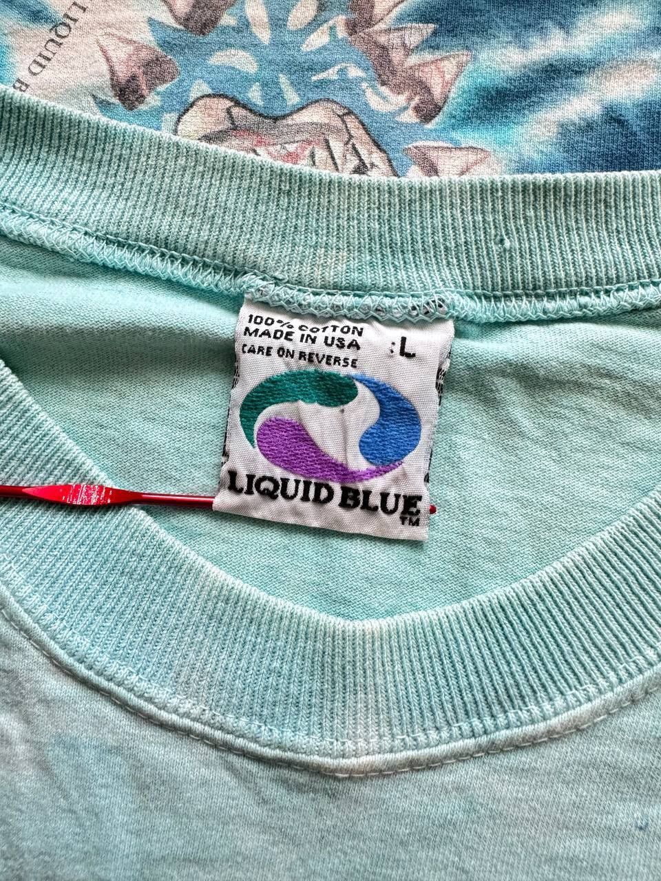 Liquid Blue 🔥🔥 1997 Vintage Liquid Blue Shark Print T-Shirt Size US L / EU 52-54 / 3 - 6 Thumbnail