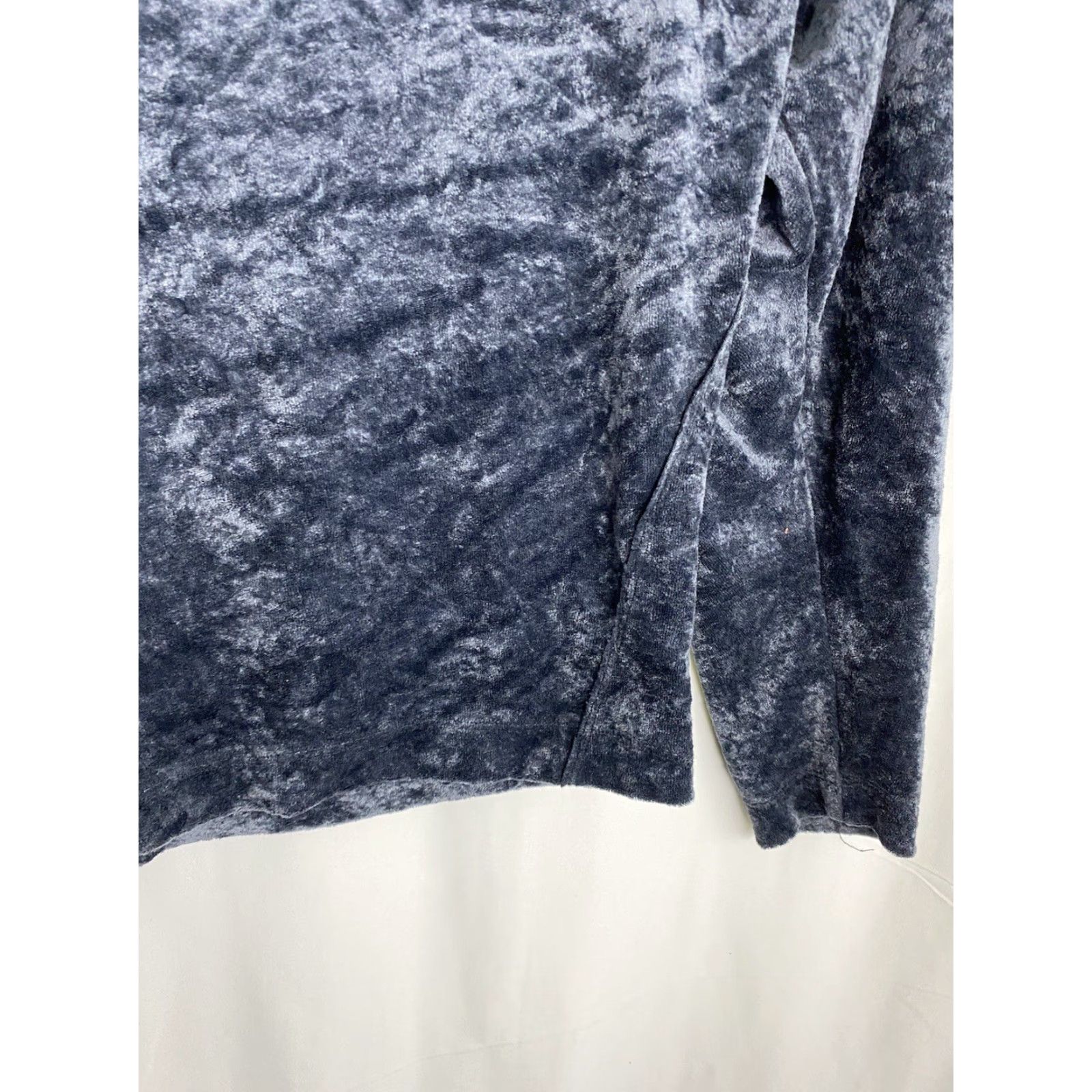 Vintage we the free womens small gray velour scoop neck long sleeve shirt Size S / US 4 / IT 40 - 3 Thumbnail