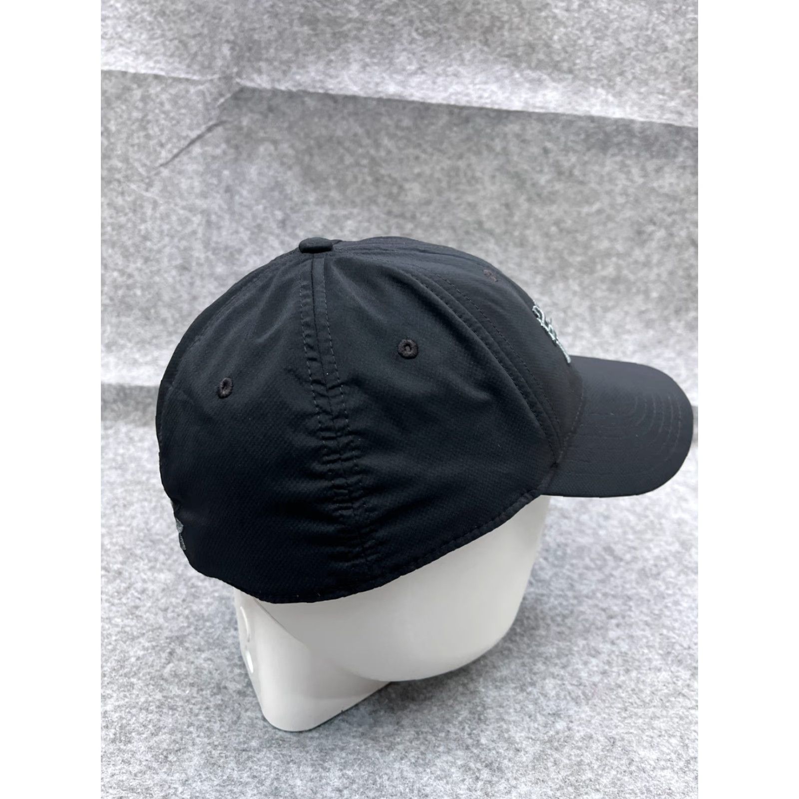 Under Armour Under Armour Hat Cap Fitted Adult XL Black 100% Polyester Classic Fit Hat/Cap Mens Adult XL Black 100% Polyester Baseball Cap Under Armour Size ONE SIZE - 7 Thumbnail