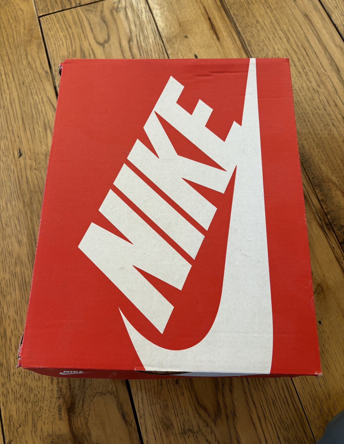 Nike Nike Dunk Low EMB Bulls Chicago GS Size US 5.5 / IT 35.5 - 8 Thumbnail
