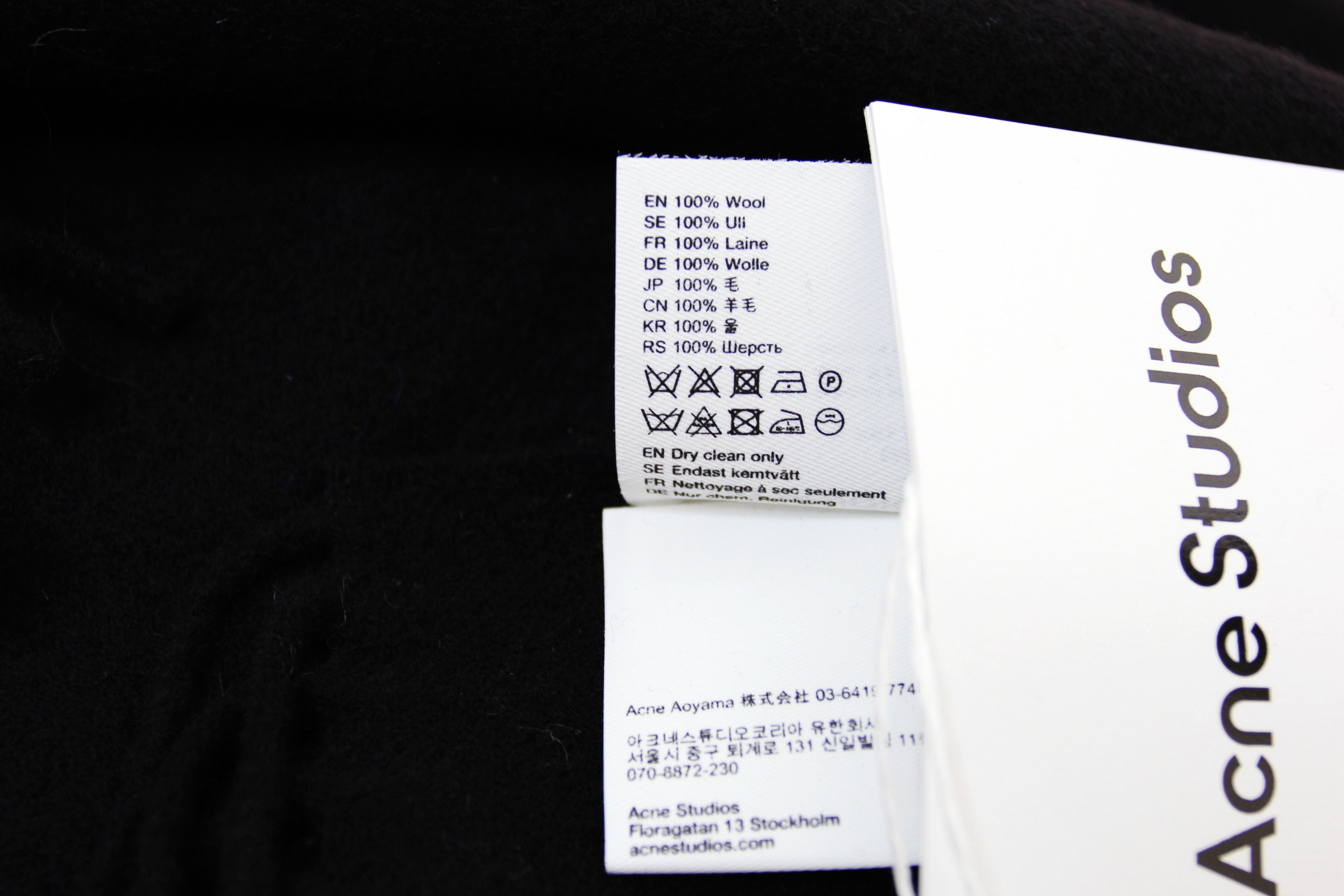 Acne Studios BNWT AW25 ACNE STUDIOS PINK PATCH OVERSIZED WOOL SCARF BLACK Size ONE SIZE - 4 Thumbnail