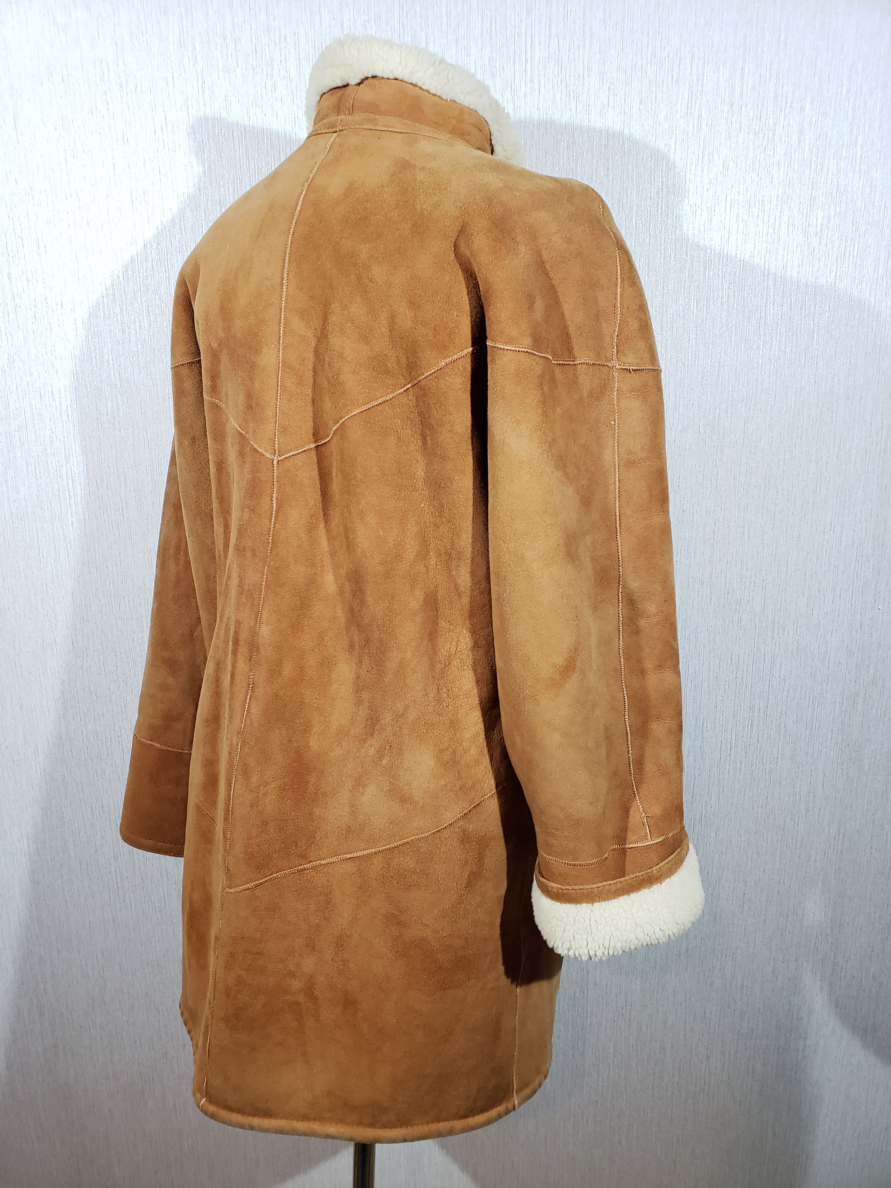 Other Stylish brown sheepskin coat with buttons. Size XL / US 12-14 / IT 48-50 - 5 Thumbnail