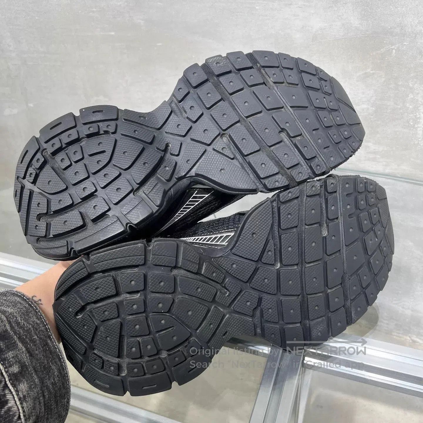 Balenciaga Black Hitop Sneakers Size 8. Size US 8 / EU 41 - 7 Thumbnail