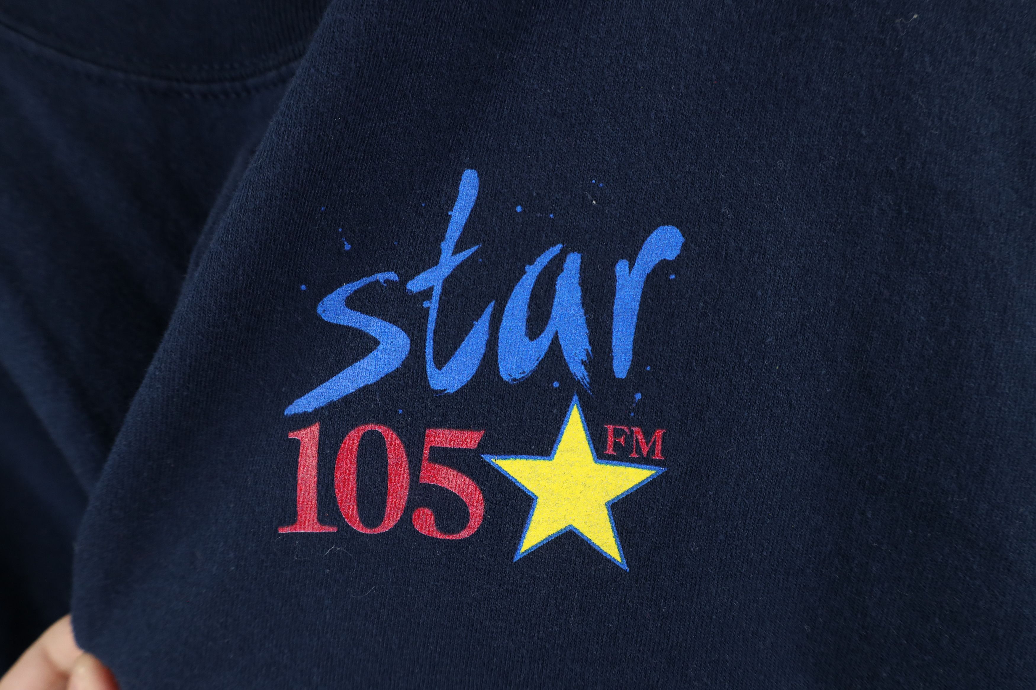 Vintage Vintage 90s Out Star 105 FM Radio Show Music T-Shirt Blue Size US XL / EU 56 / 4 - 4 Thumbnail