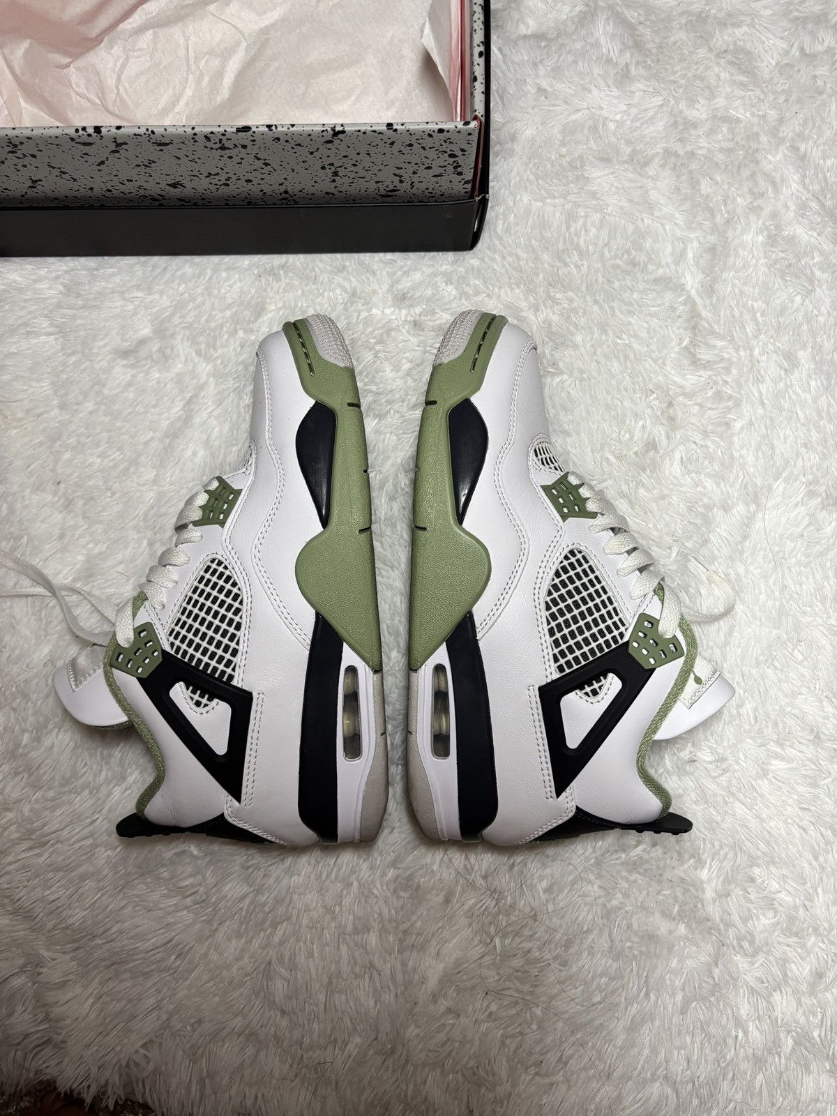 Jordan Brand Wmns Air Jordan 4 Retro 'Seafoam' Size US 7 / IT 37 - 1 Thumbnail