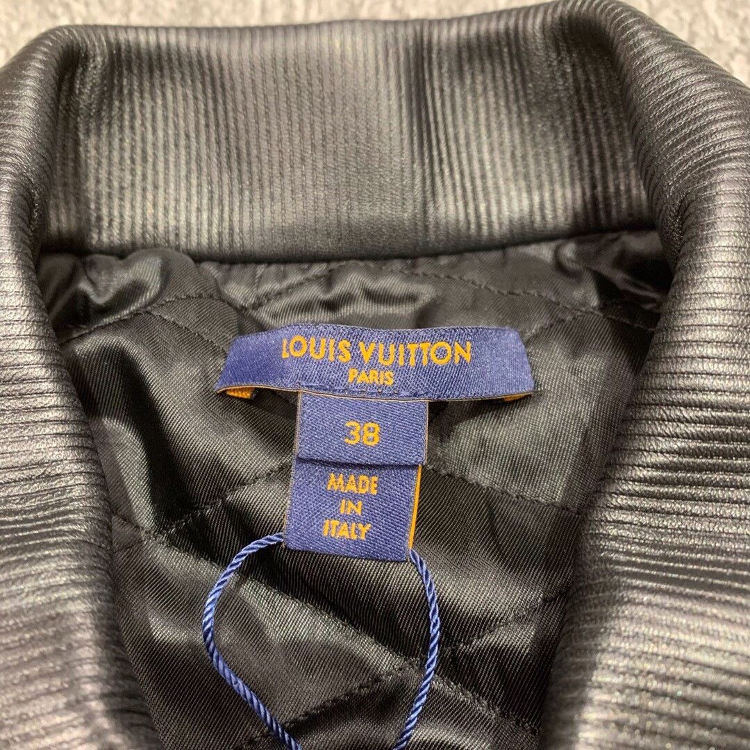 Louis Vuitton Louis Vuitton Cropped Jean leather jacket with presbyopic p Size US M / EU 48-50 / 2 - 6 Thumbnail