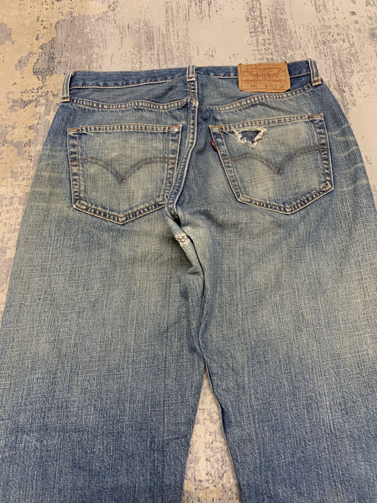 Levi's Vintage Levi's 501 Original Fit Jeans Medium Wash W30x30 Size US 30 / EU 46 - 12 Thumbnail