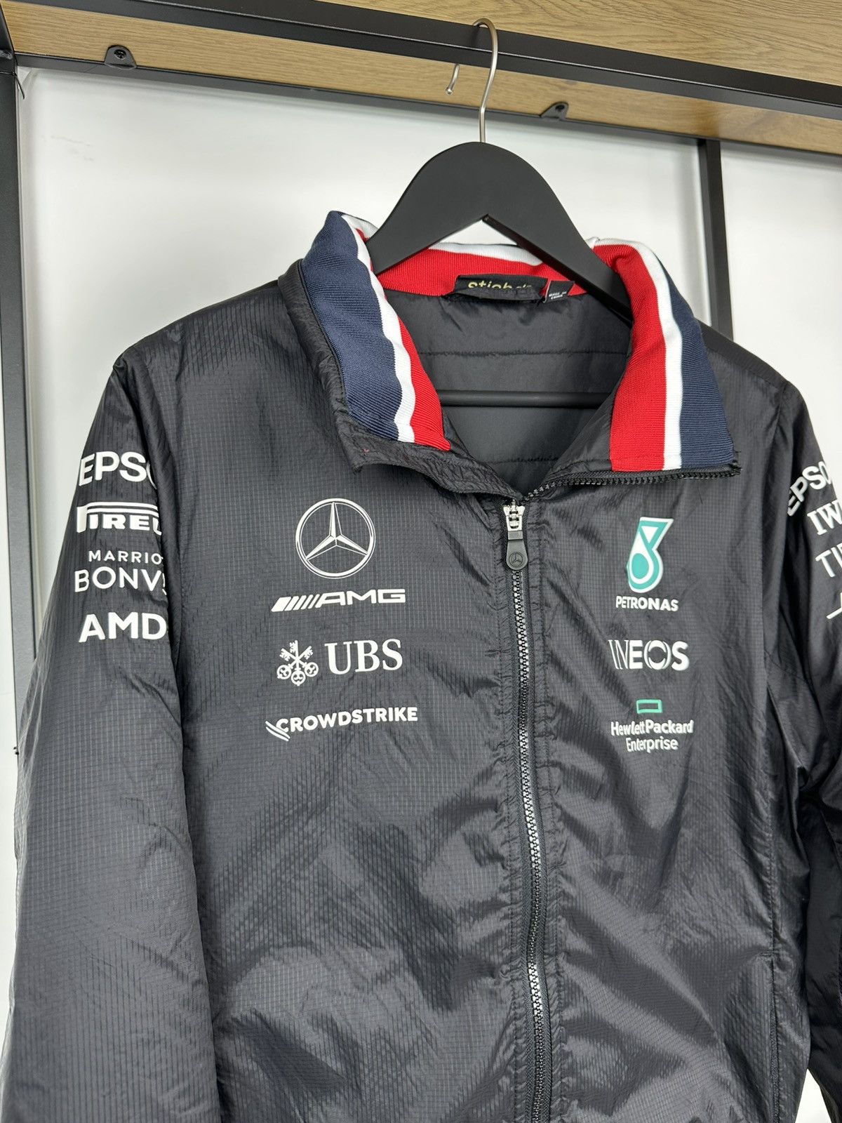 Mercedes-Benz Mercedes AMG Petronas Racing F1 jacket Team Formula 1 Benz S Size US S / EU 44-46 / 1 - 2 Thumbnail