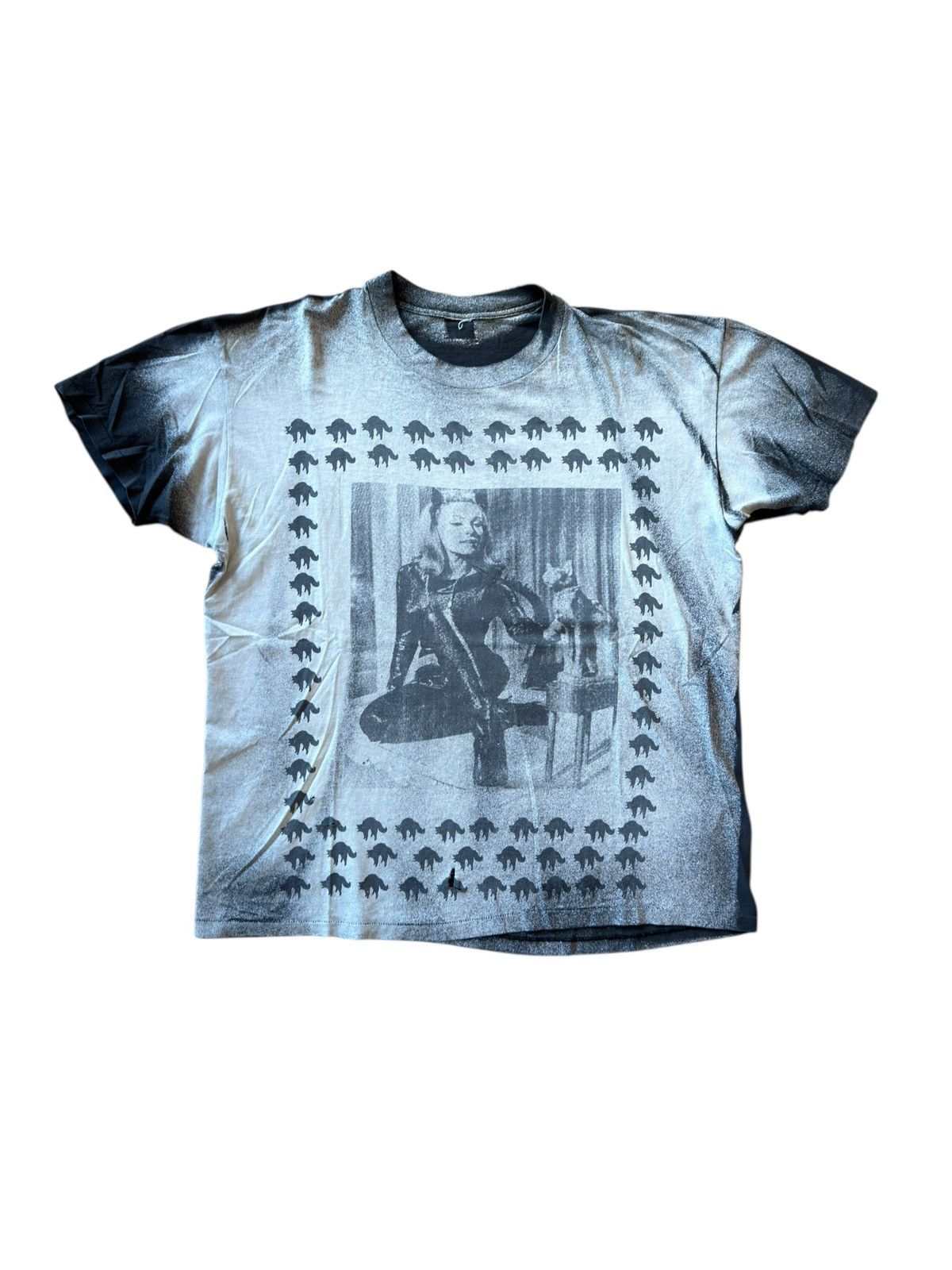 Vintage *RARE* 1990s 90s VINTAGE JULIE NEWMAN CATWOMAN RARE AOP TEE Size US XL / EU 56 / 4 - 1 Thumbnail