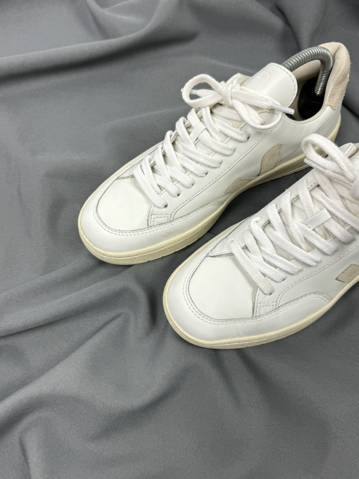 Other Veja V-12 Leather White Unisex Low-Top Sneakers Size US 9 / IT 39 - 3 Thumbnail