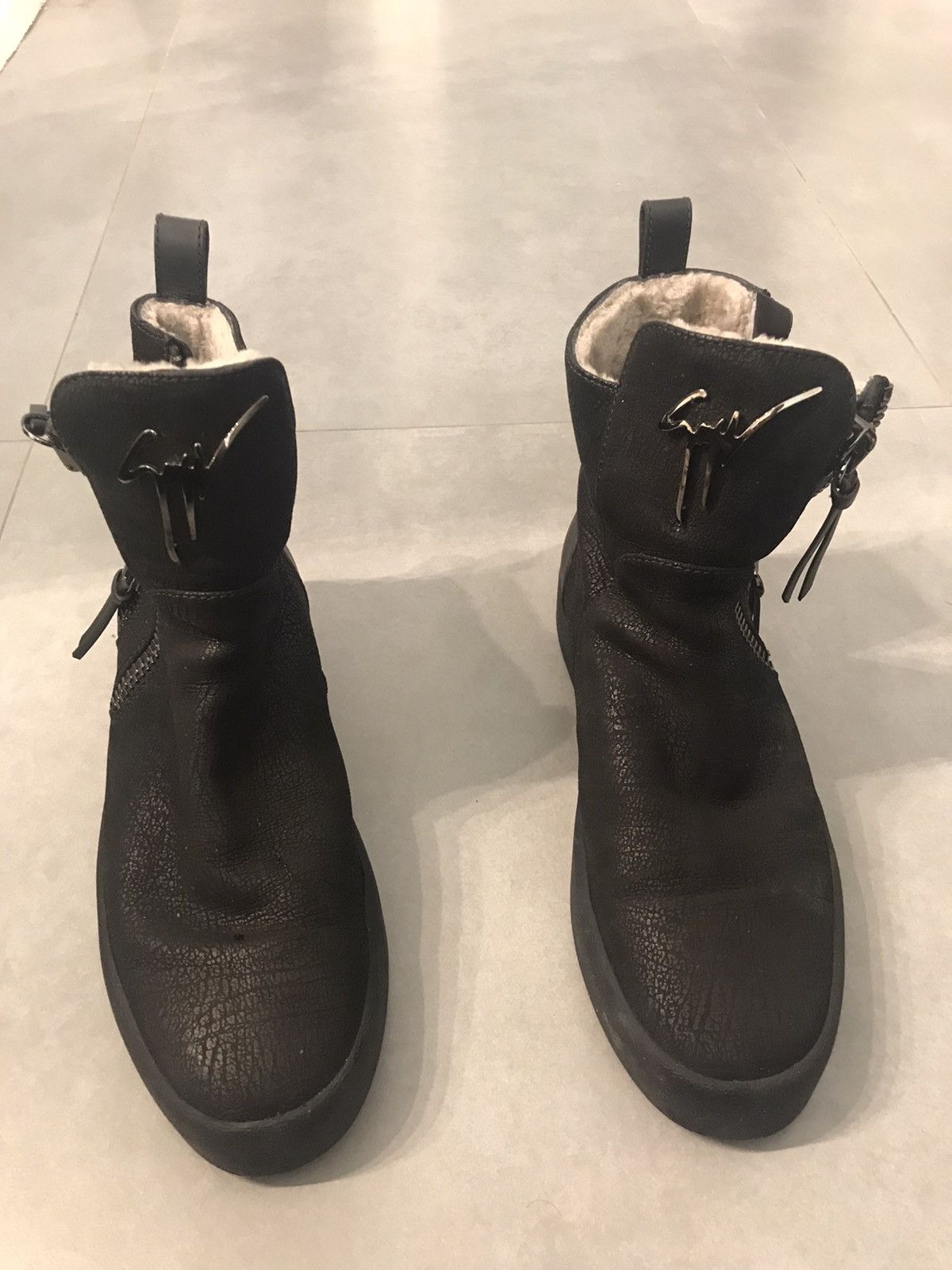 Giuseppe Zanotti Giuseppe Zanotti black shearling boots Size US 11 / EU 44 - 1 Thumbnail