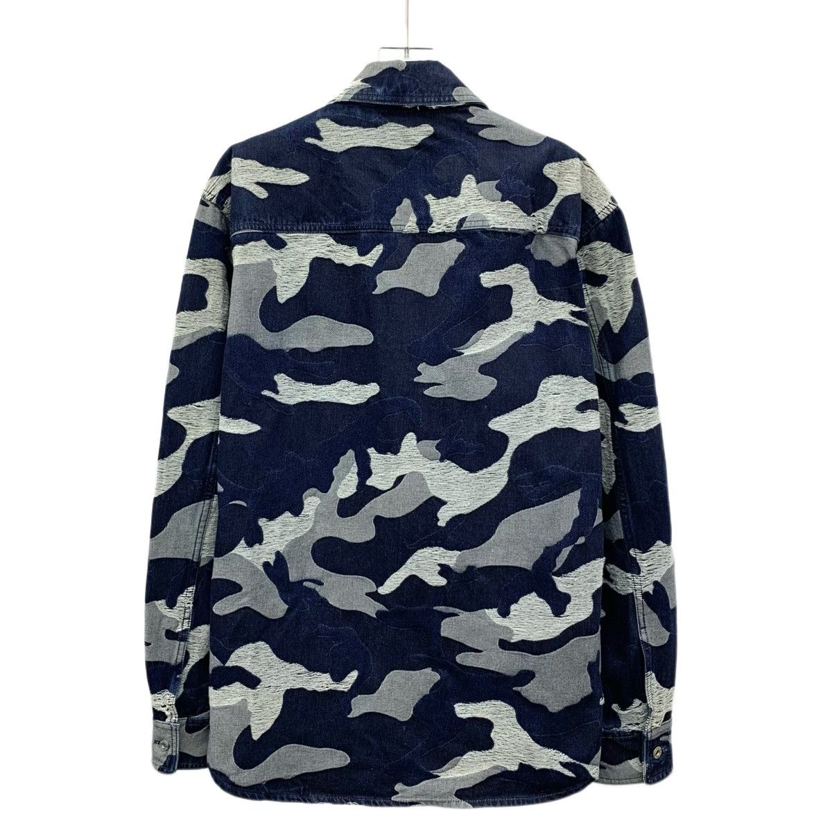 Valentino Valentino Dark Blue Camouflage Long Sleeve Denim Shirt K26WX Size US L / EU 52-54 / 3 - 2 Thumbnail