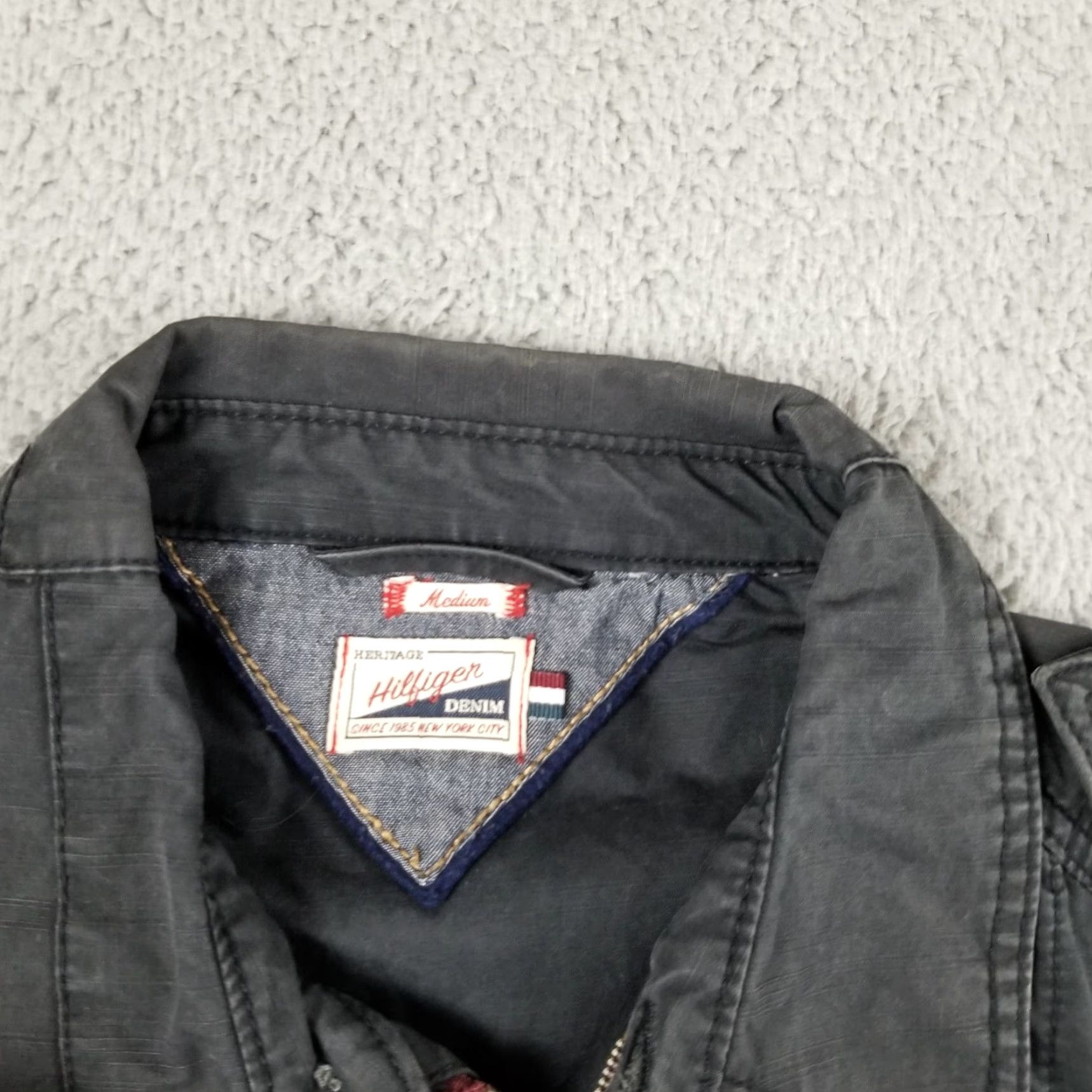 Tommy Hilfiger VINTAGE Tommy Hilfiger Denim Jacket Men's Y2K Charcoal Cotton Medium Coat Size US M / EU 48-50 / 2 - 3 Thumbnail