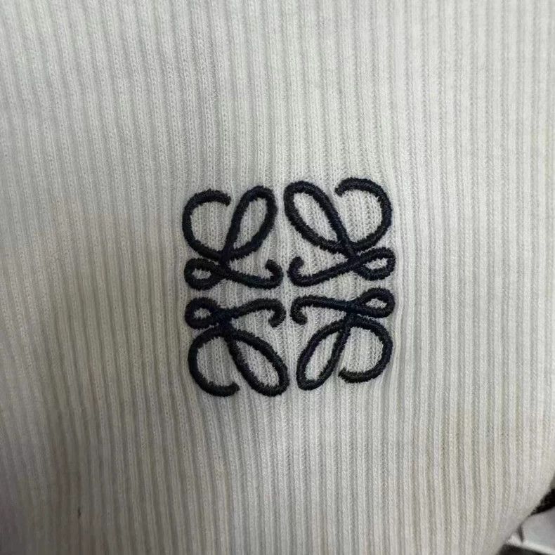 Loewe loewe Chest logo vest 2506-Nextarrow Size US M / EU 48-50 / 2 - 3 Thumbnail