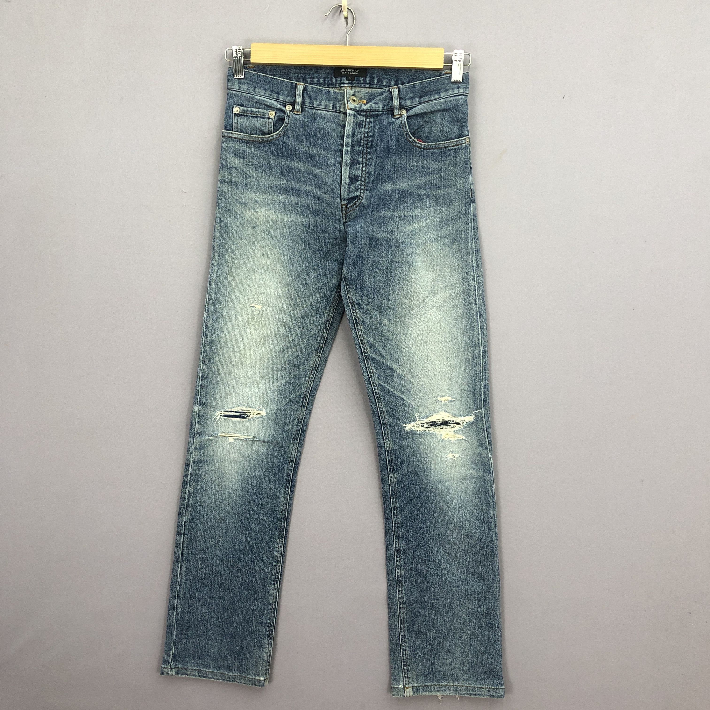 Burberry Vintage Burberry Jeans Burberrys Faded Light Wash Denim Size 28" / US 6 / IT 42 - 1 Thumbnail
