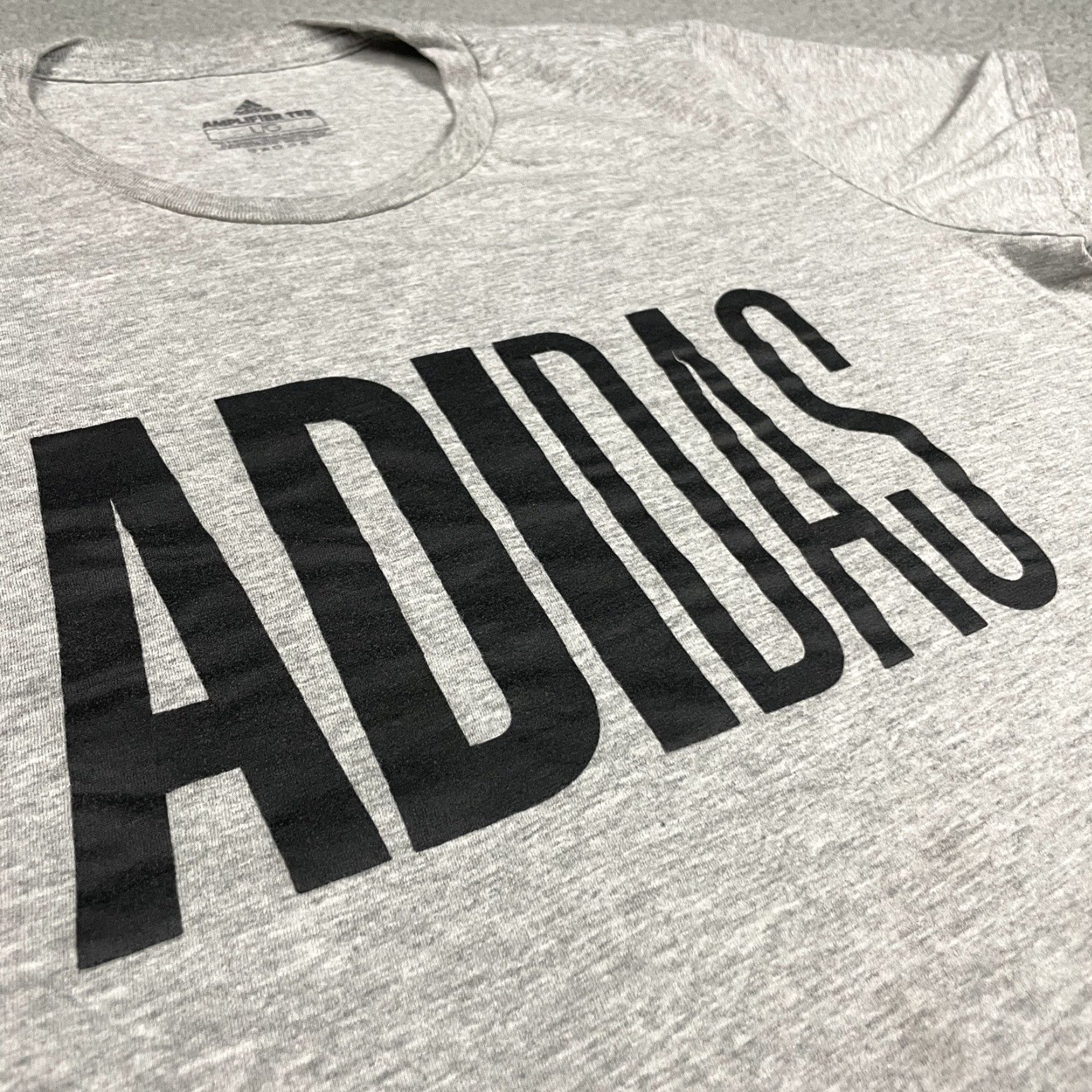 Adidas Adidas Amplifier T-Shirt Unisex Adults L Black Gray Logo Graphic Print Crew Neck Short Sleeve Modern Trefoil 2020 Size L / US 10 / IT 46 - 5 Thumbnail