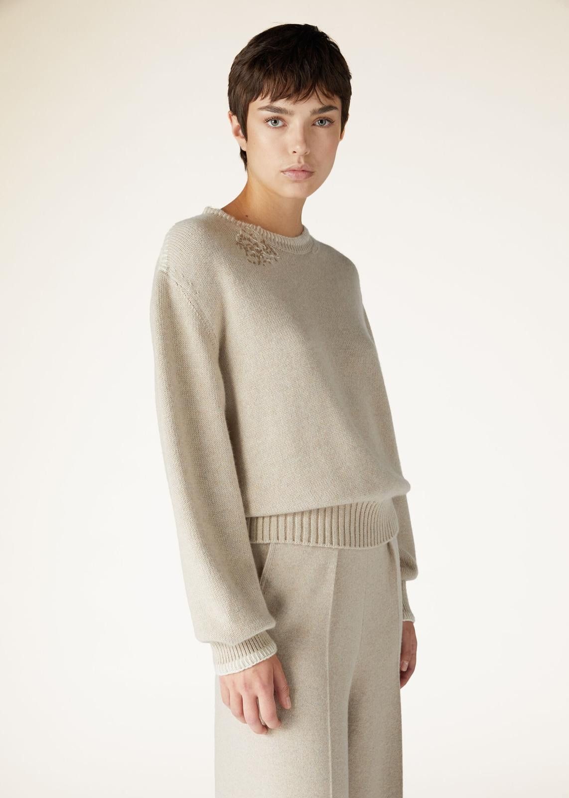 Loro Piana o1srvl11e0125 FAN6223 Ashi Embroidered Sweater in Beige Size S / US 4 / IT 40 - 6 Thumbnail