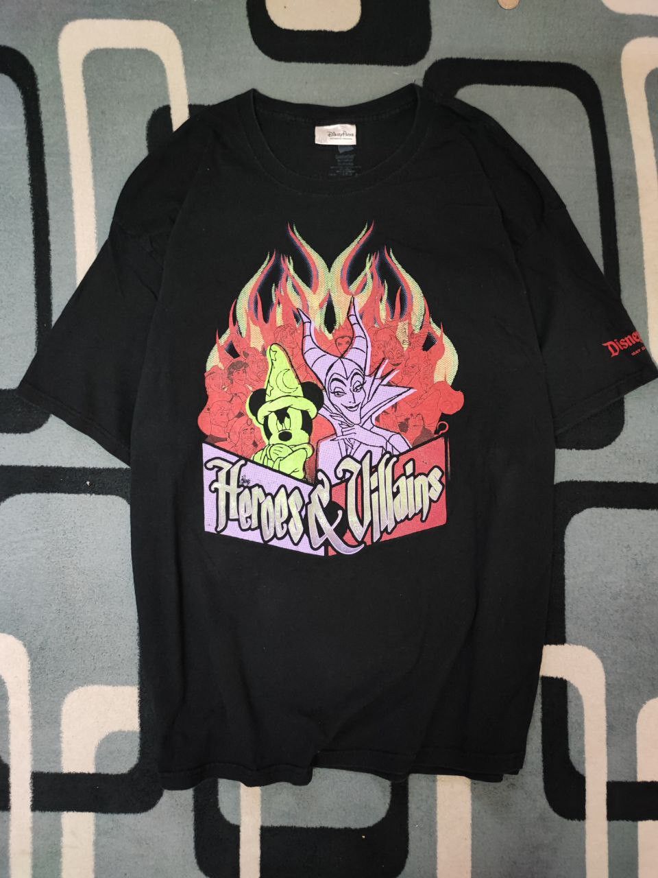 image of Cartoon Network x Disney Very Disneyland 2014 Heroes And Villains Tshirt in Black, Men's (Size XL)