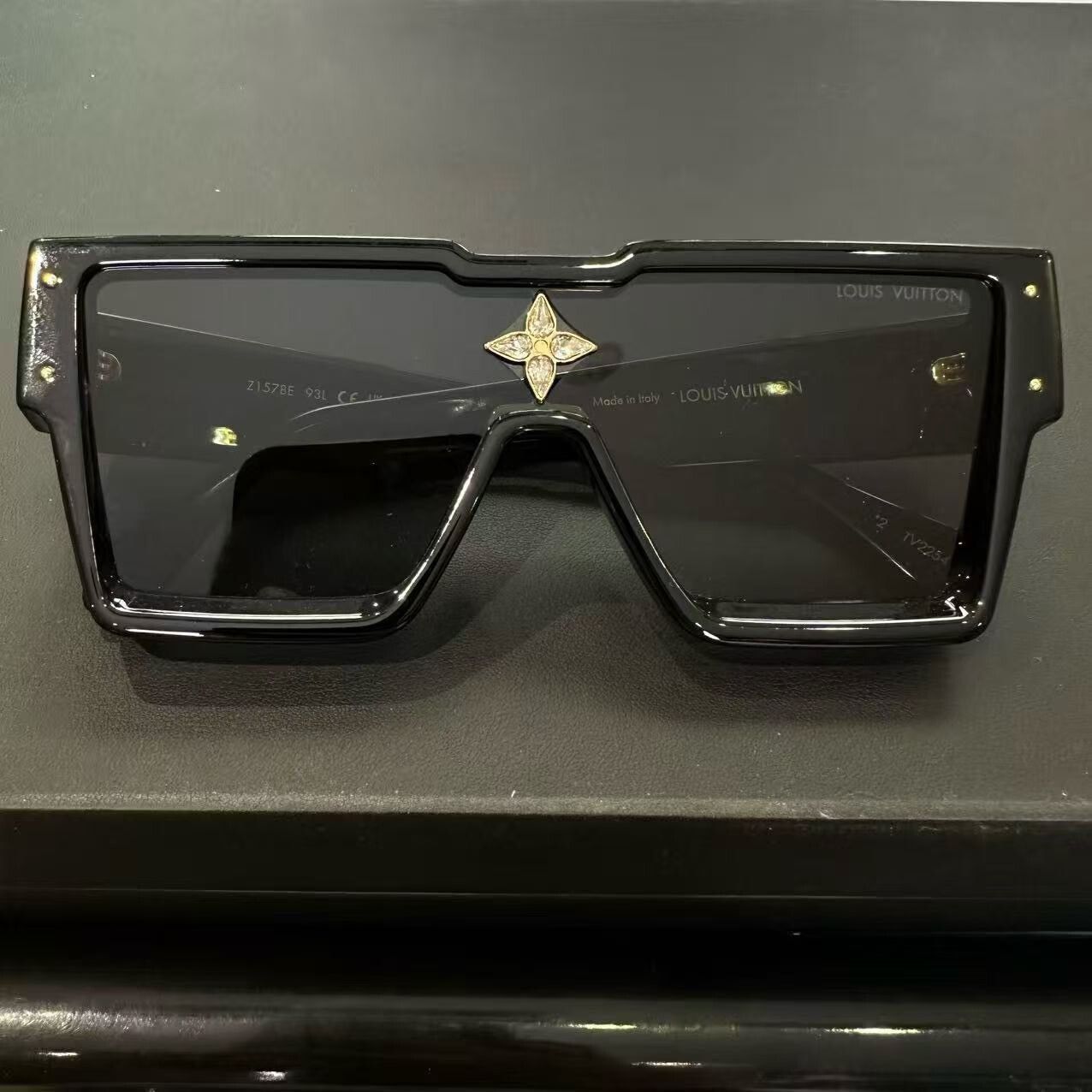 Louis Vuitton Louis Vuitton Sunglasses one size Men Size ONE SIZE - 1 Thumbnail