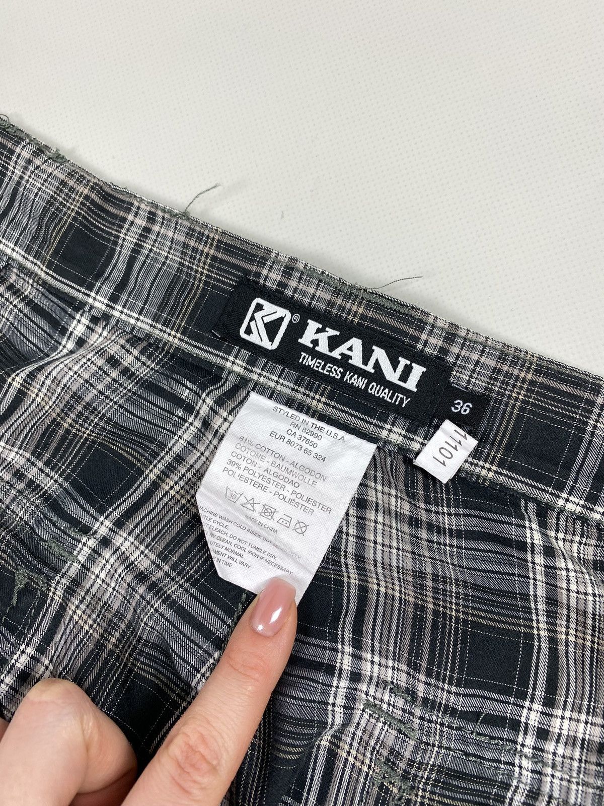 Karl Kani × Vintage Karl Kani men’s checked cargo rap shorts size 36 Size US 36 / EU 52 - 12 Thumbnail