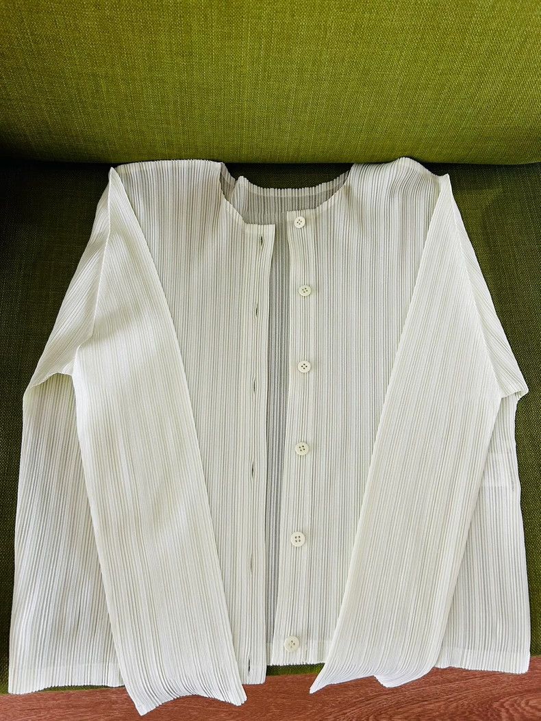 Issey Miyake Issey Miyake size:3 A white pleated cardigan Size XS / US 0-2 / IT 36-38 - 1 Thumbnail
