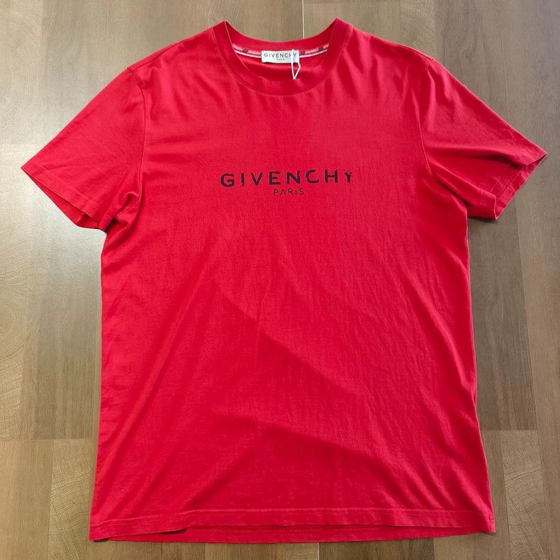 Givenchy Givenchy Classic Red Printed Short Sleeve T-Shirt, Size M Size US M / EU 48-50 / 2 - 1 Thumbnail