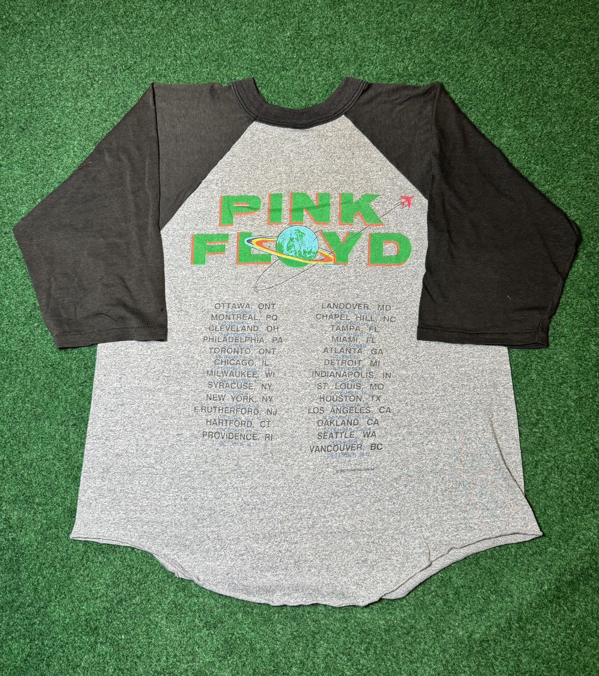 Band Tees × Signal Sport × Vintage Vintage 80s Pink Floyd RARE Dark Side Moon Raglan T Shirt Size US M / EU 48-50 / 2 - 4 Thumbnail