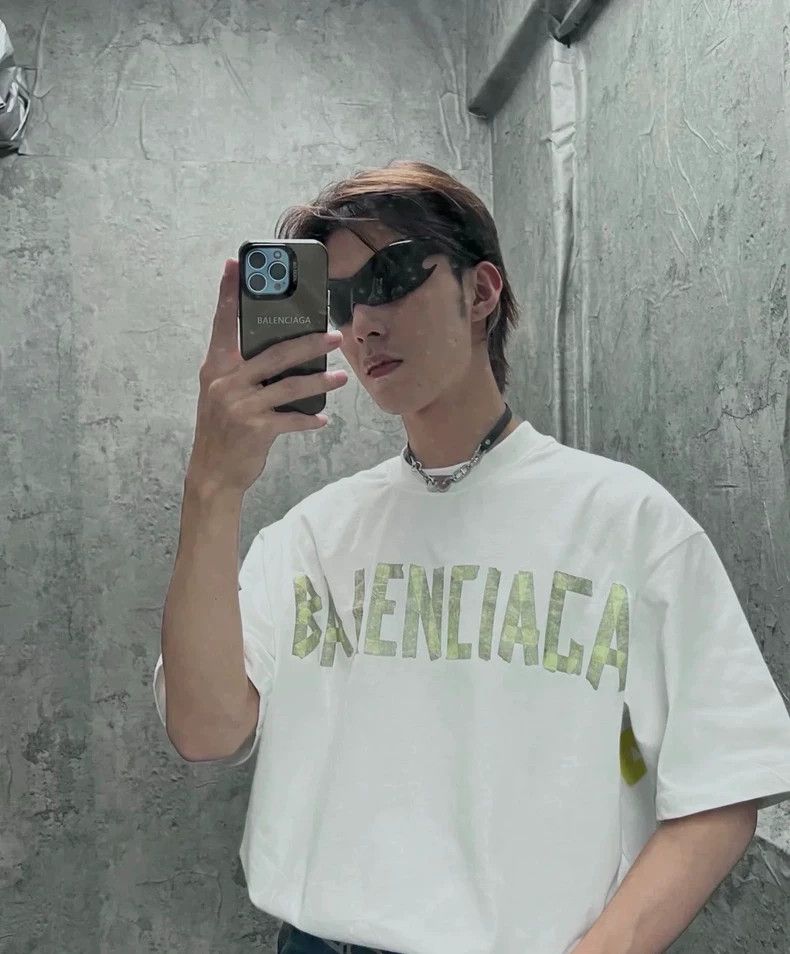 Balenciaga Balenciaga White duct tape short sleeve T-shirt with textu Size US L / EU 52-54 / 3 - 6 Thumbnail