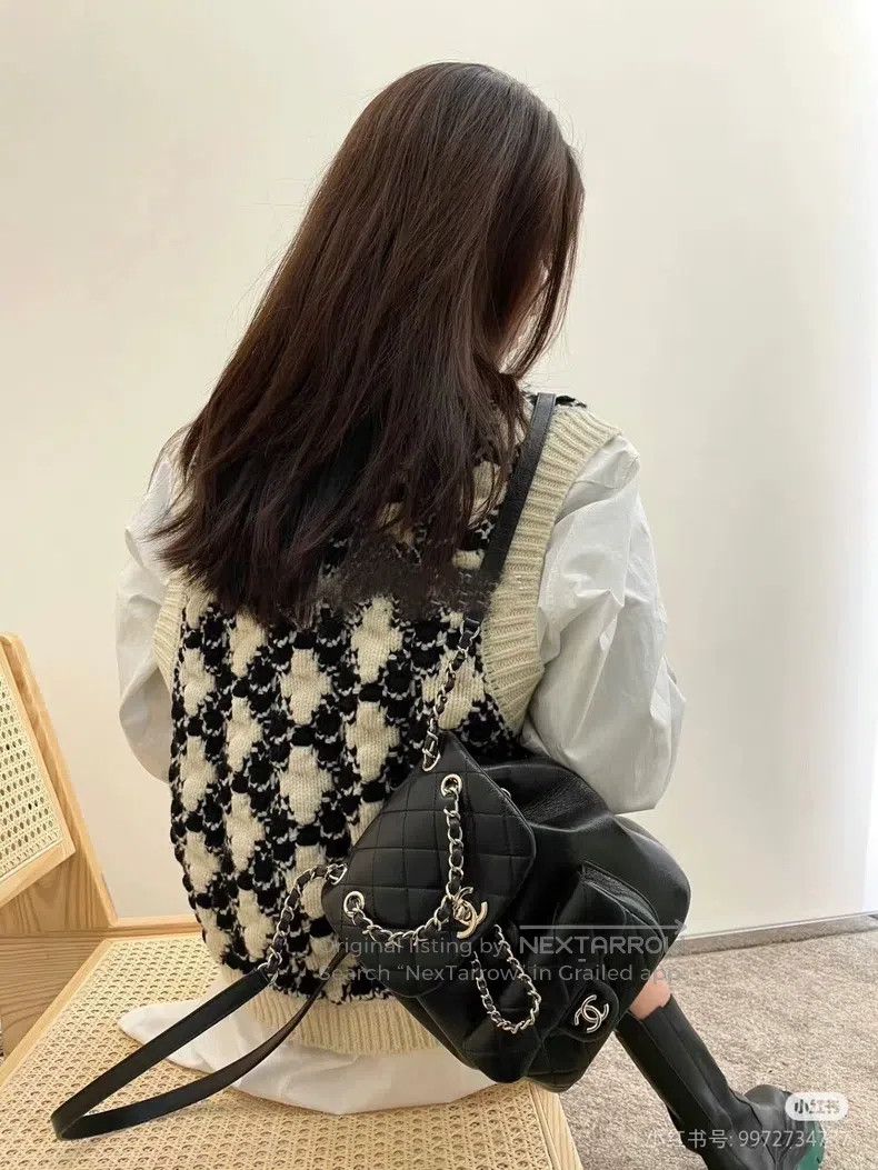 Chanel Chanel 21A black and white color block flower knitted vest Size XS / US 0-2 / IT 36-38 - 8 Thumbnail