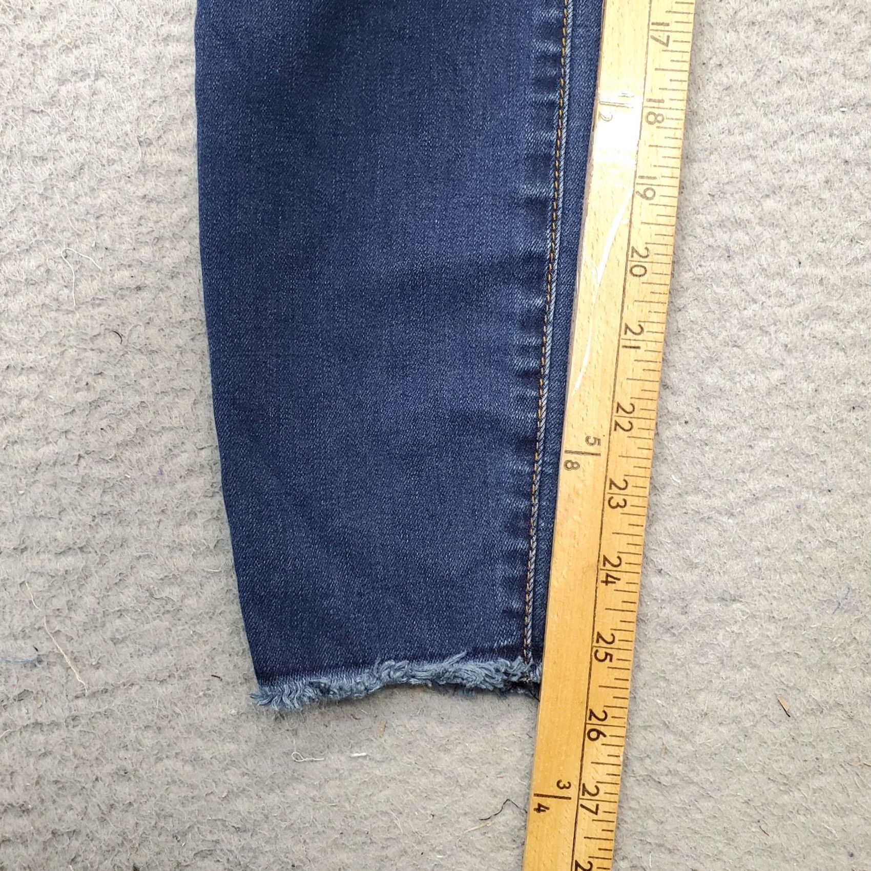 Vintage KUT from the Kloth Skinny Jeans Womens 8 Blue Denim Whiskered Frayed Hem Size 30" / US 8 / IT 44 - 5 Thumbnail