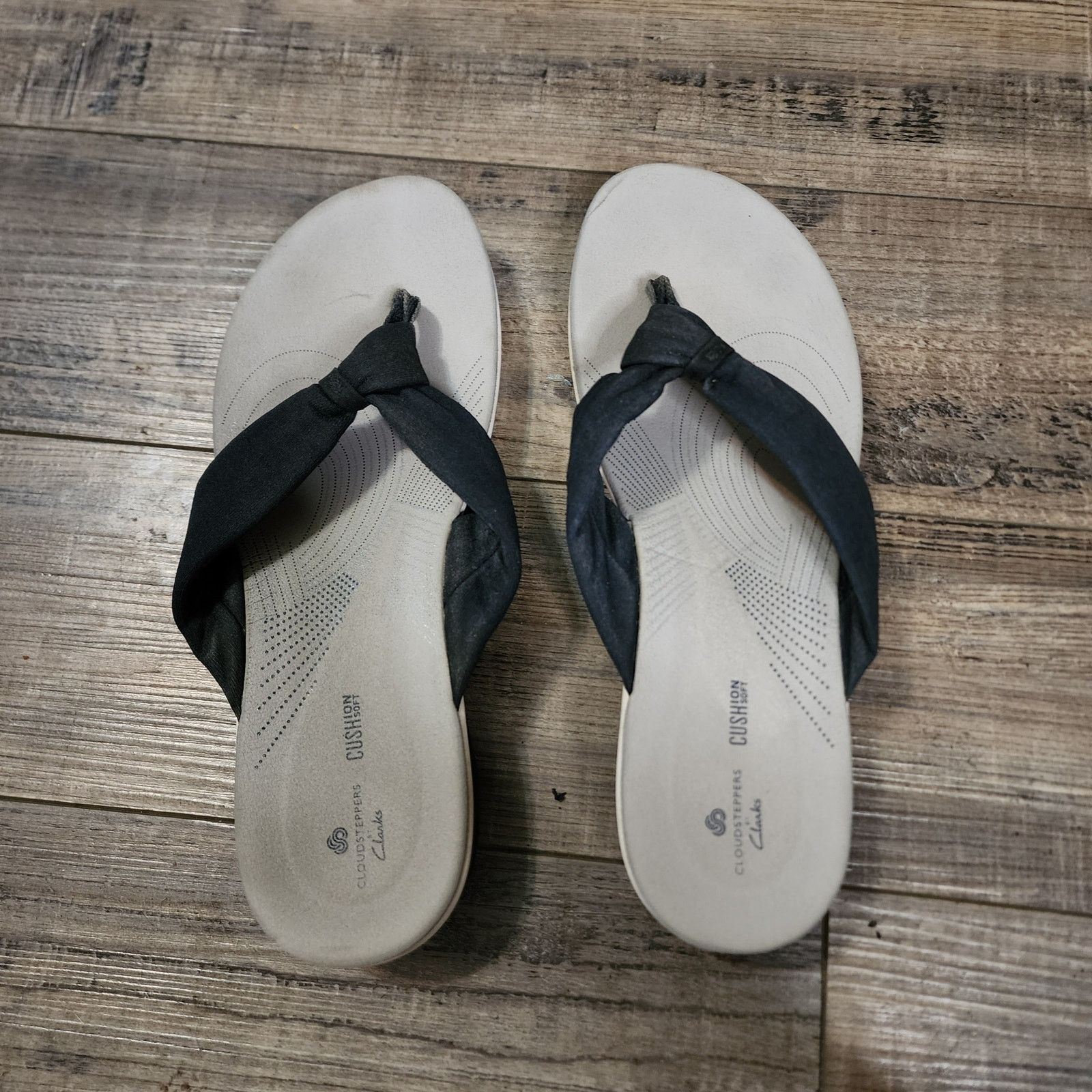 Clarks Clarks sandals flip flops size Women's 8.5 Cloud steppers Size US 8.5 / IT 38.5 - 1 Thumbnail