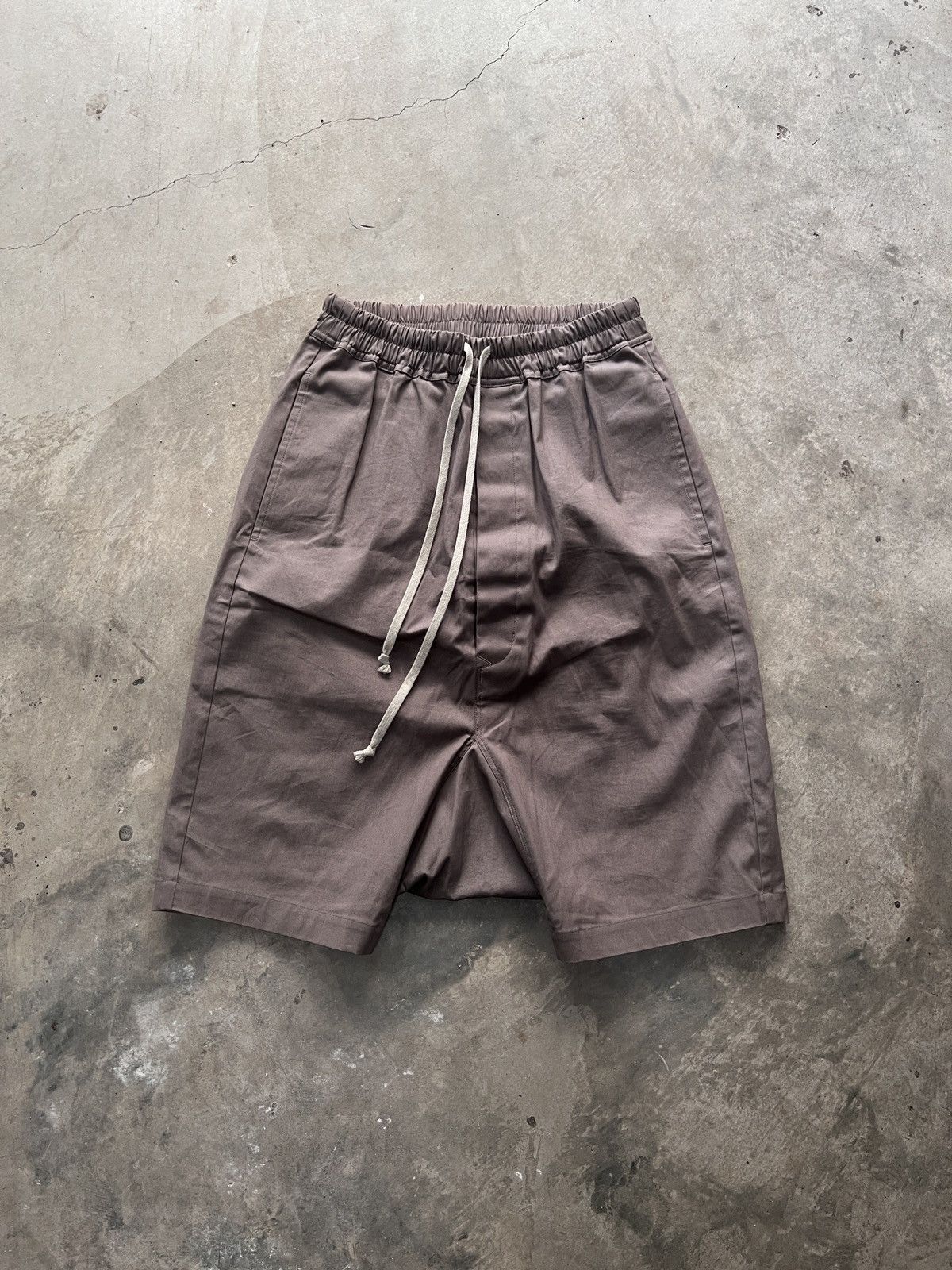 image of Rick Owens Ss21 Phlegethon Pod Shorts in Dust Grey, Men's (Size 32)
