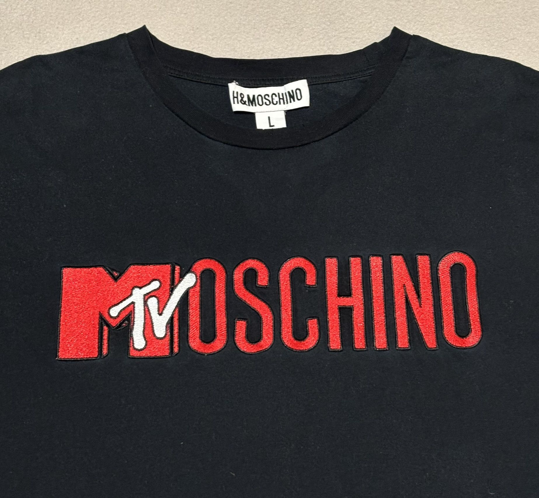H&M × Moschino Moschino x H&M MTV T-shirt Size. L Size US L / EU 52-54 / 3 - 8 Thumbnail