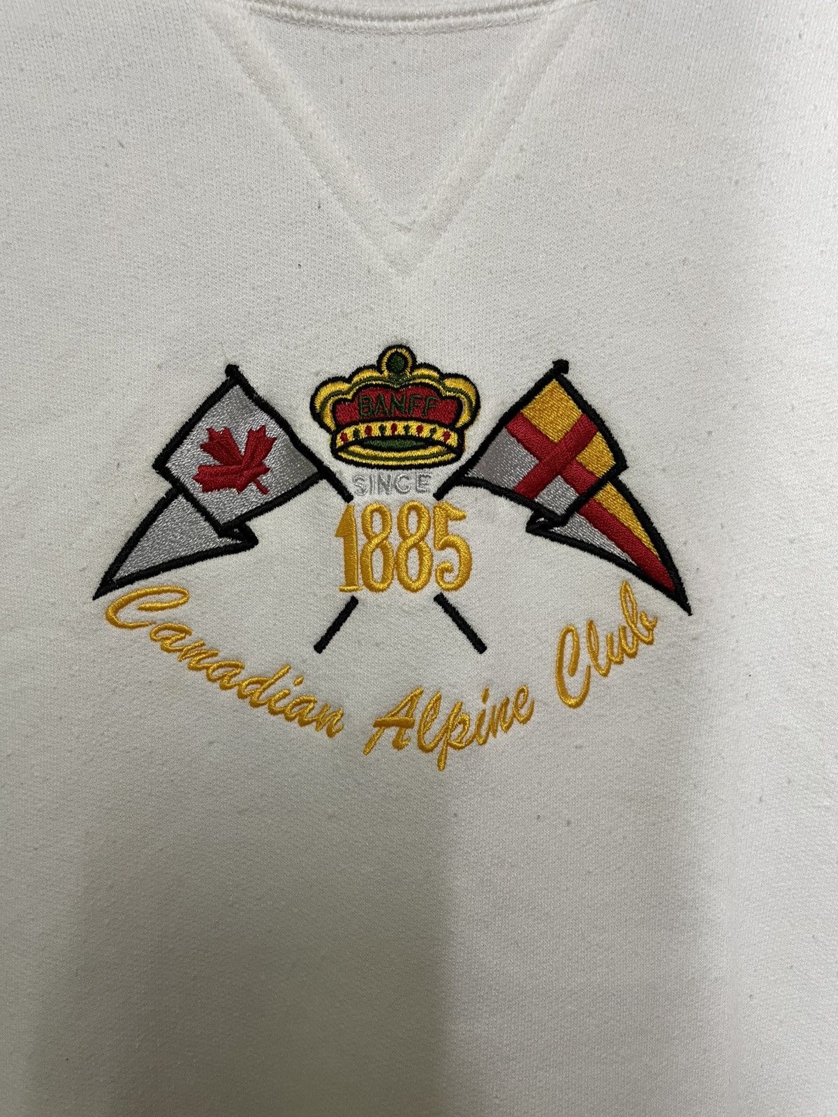 Other CARNADIAN ALPINE CLUB crewneck embroidered logo sweatshirt Size US L / EU 52-54 / 3 - 5 Thumbnail