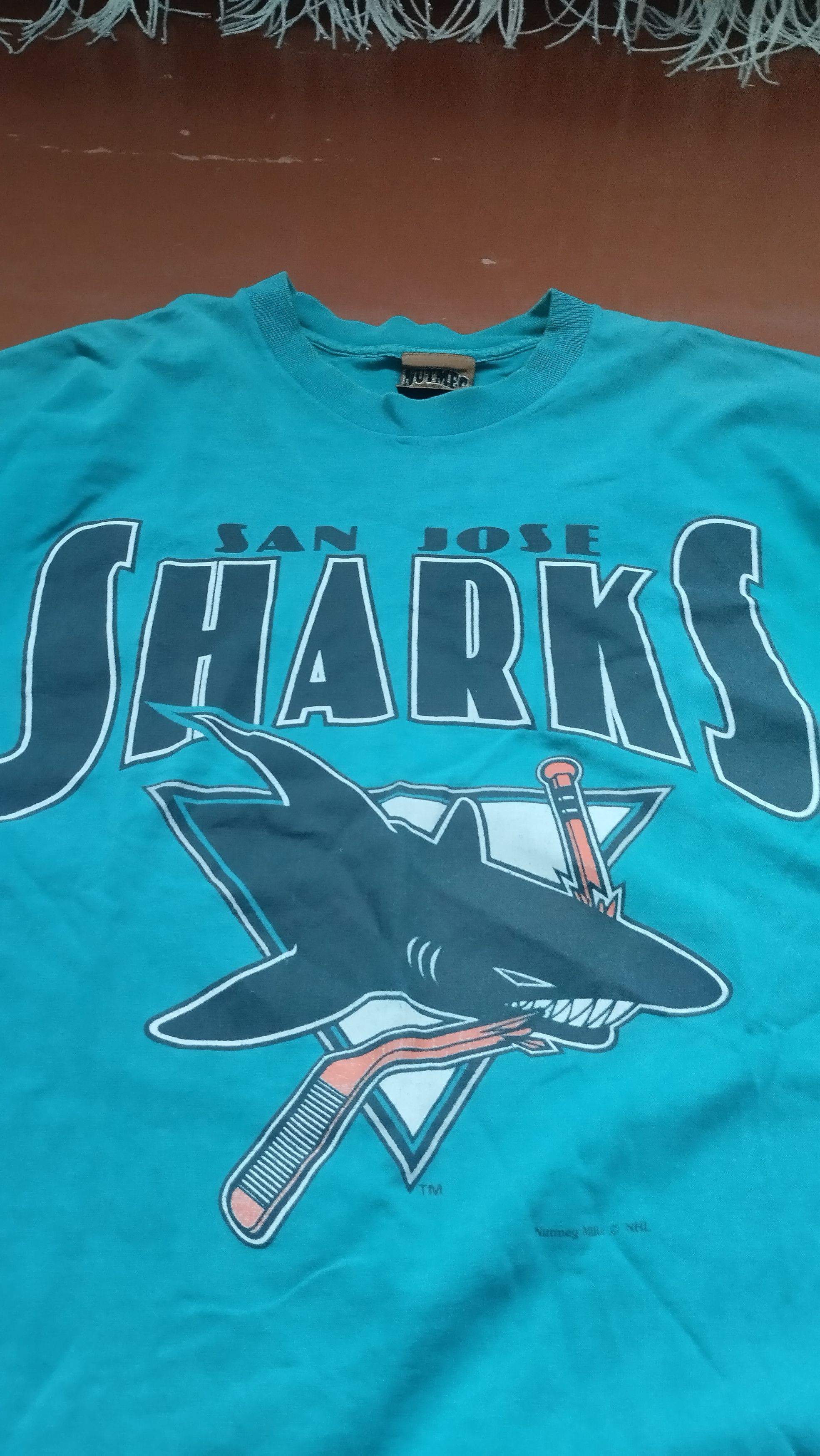 NFL × Nutmeg × Vintage Vintage Single Stitch Sharks NFL 90's T-Shirt Size US XL / EU 56 / 4 - 5 Thumbnail