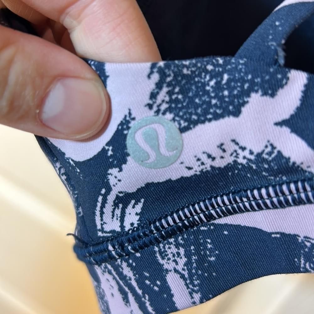 Lululemon Size 4 Lululemon free to be serene high neck bra Size ONE SIZE - 3 Thumbnail