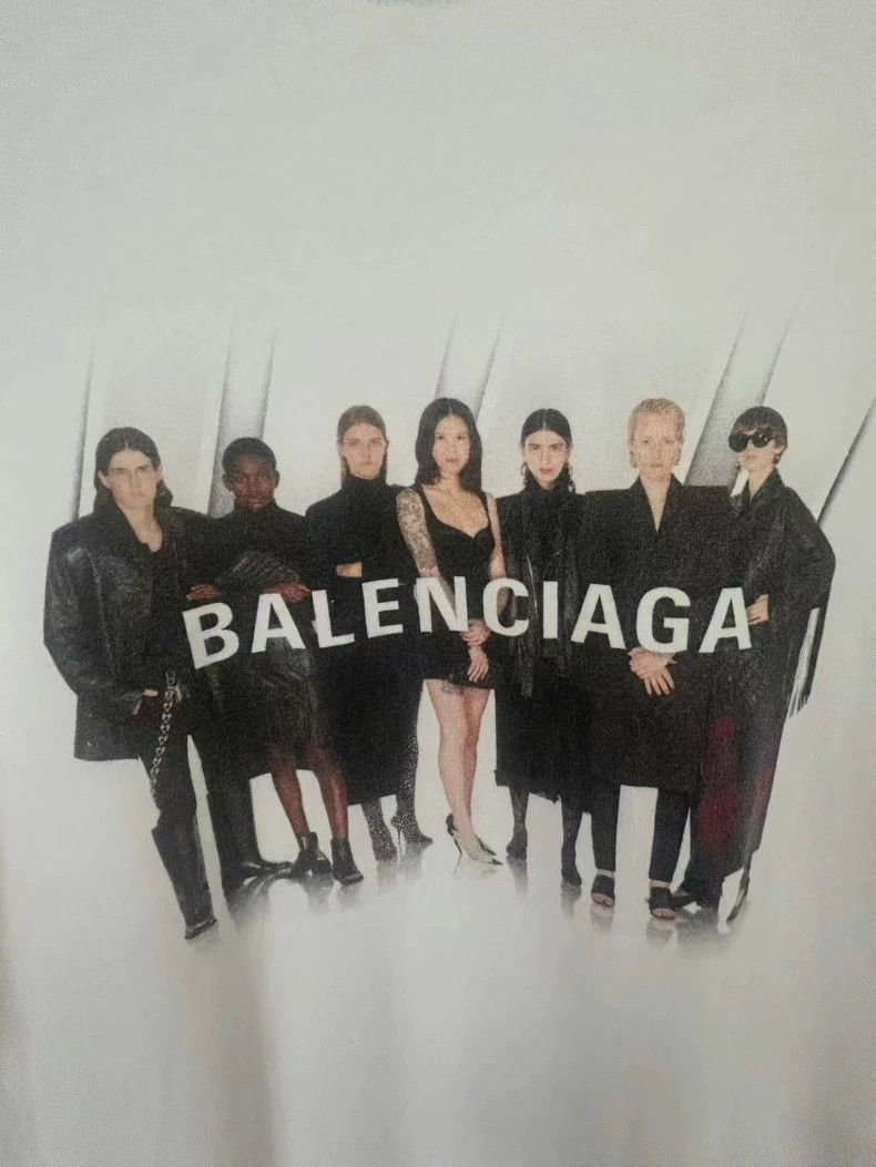 Balenciaga Balenciaga White band portrait short sleeve T-shirt Size US M / EU 48-50 / 2 - 4 Thumbnail