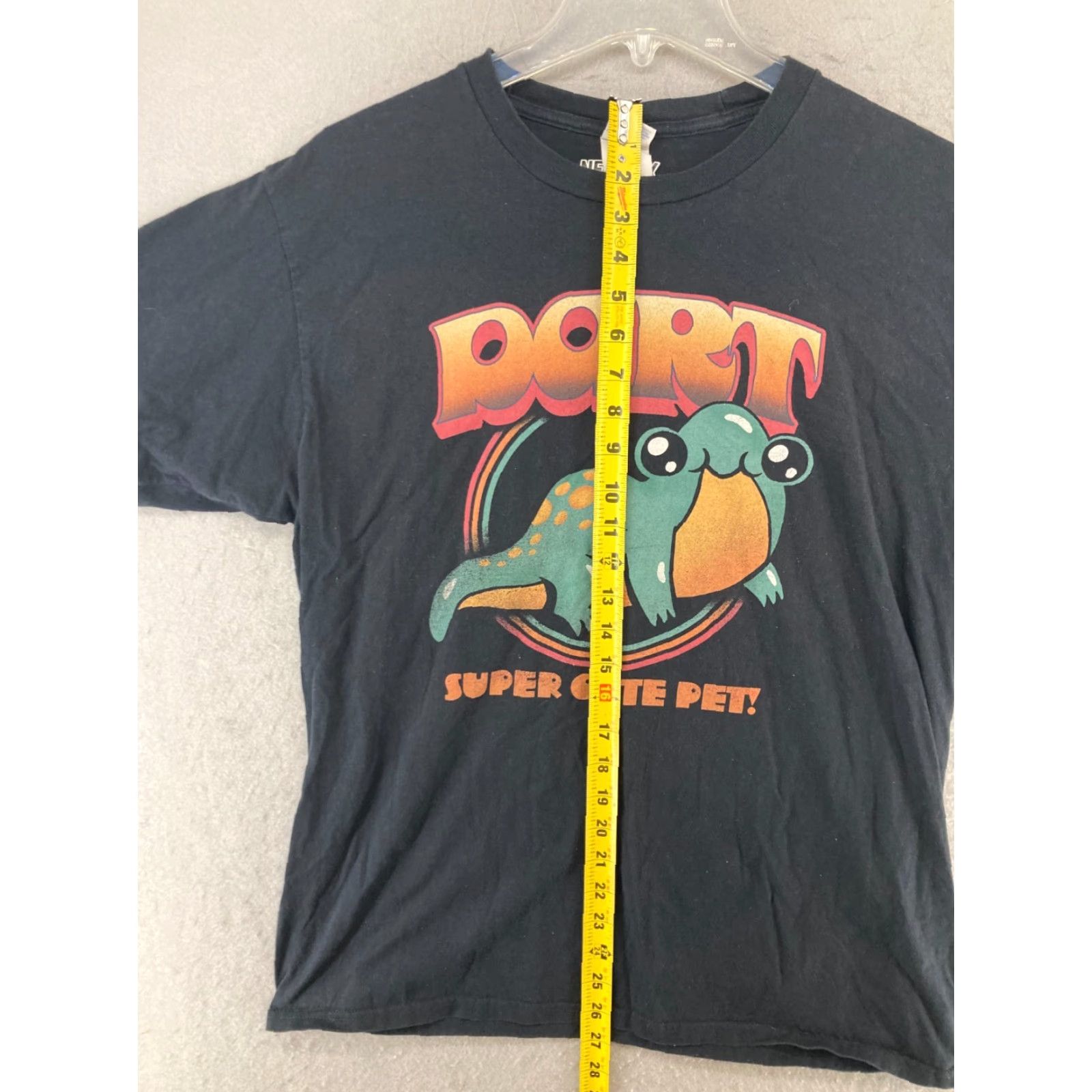 Vintage Netflix Lizard Mens TShirt Large Black Crew Neck Cartoon TV Graphic Print 2010s Size US L / EU 52-54 / 3 - 3 Thumbnail