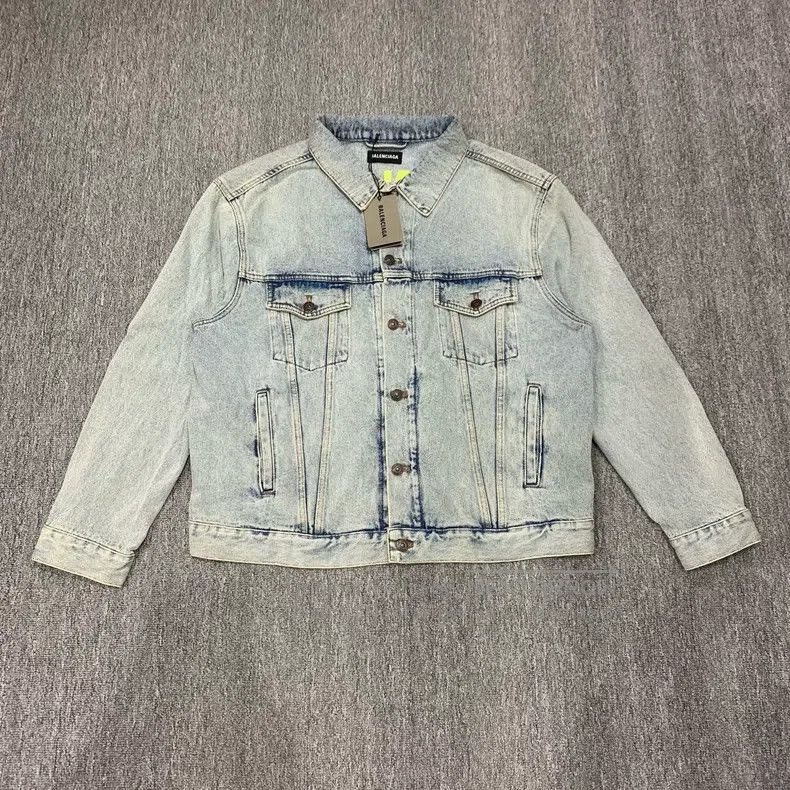 Balenciaga Balenciaga Light Blue Washed Destroyed Back Embroidered Lo Size US L / EU 52-54 / 3 - 1 Thumbnail